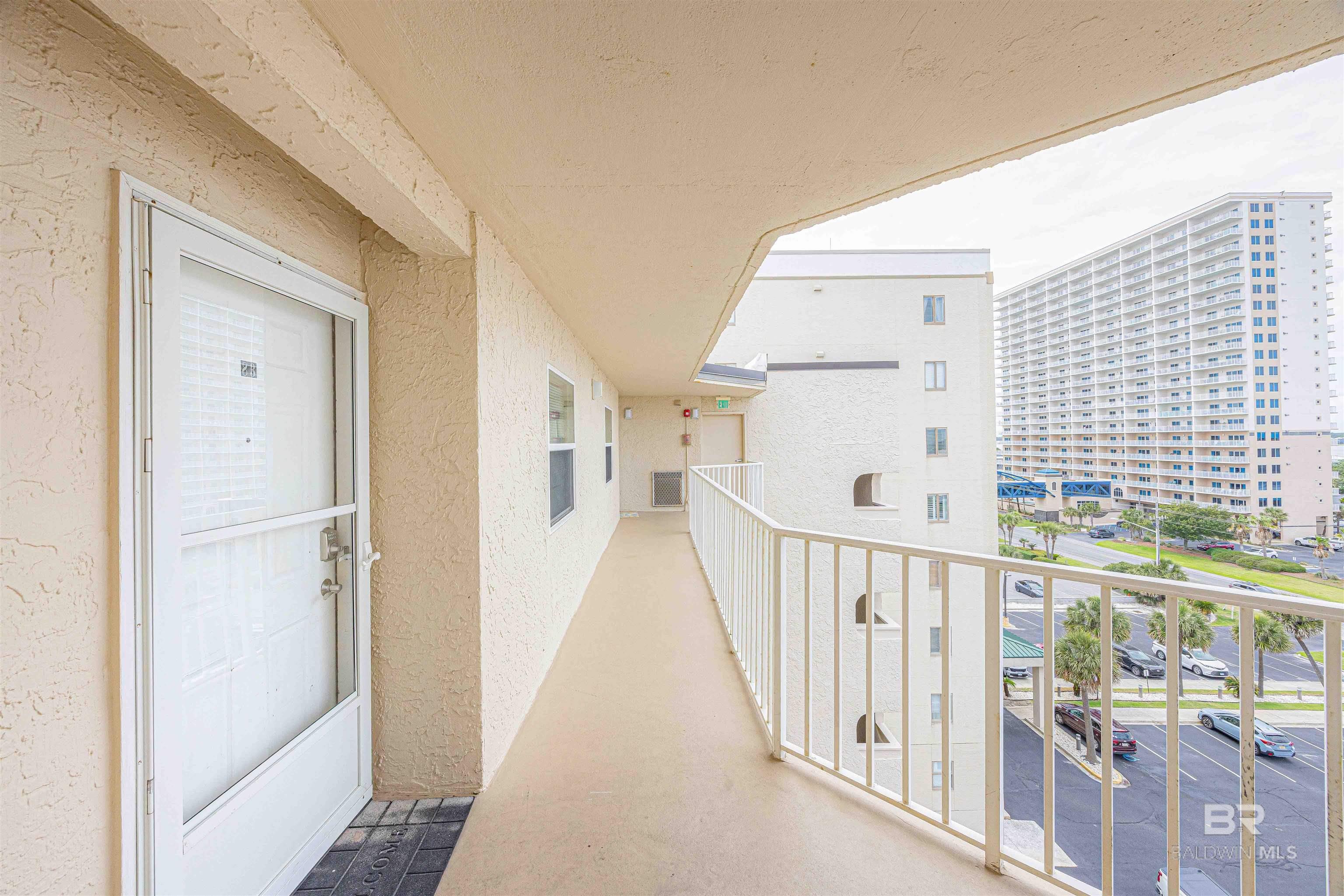 1001 W Beach Boulevard 83