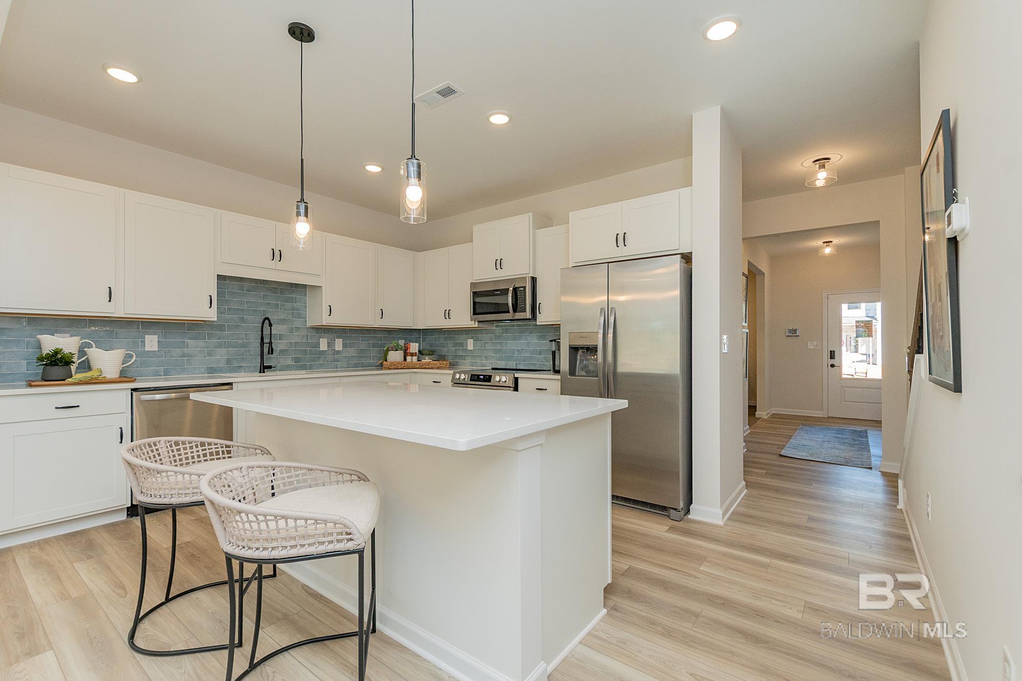 1220 Pearl Loop
