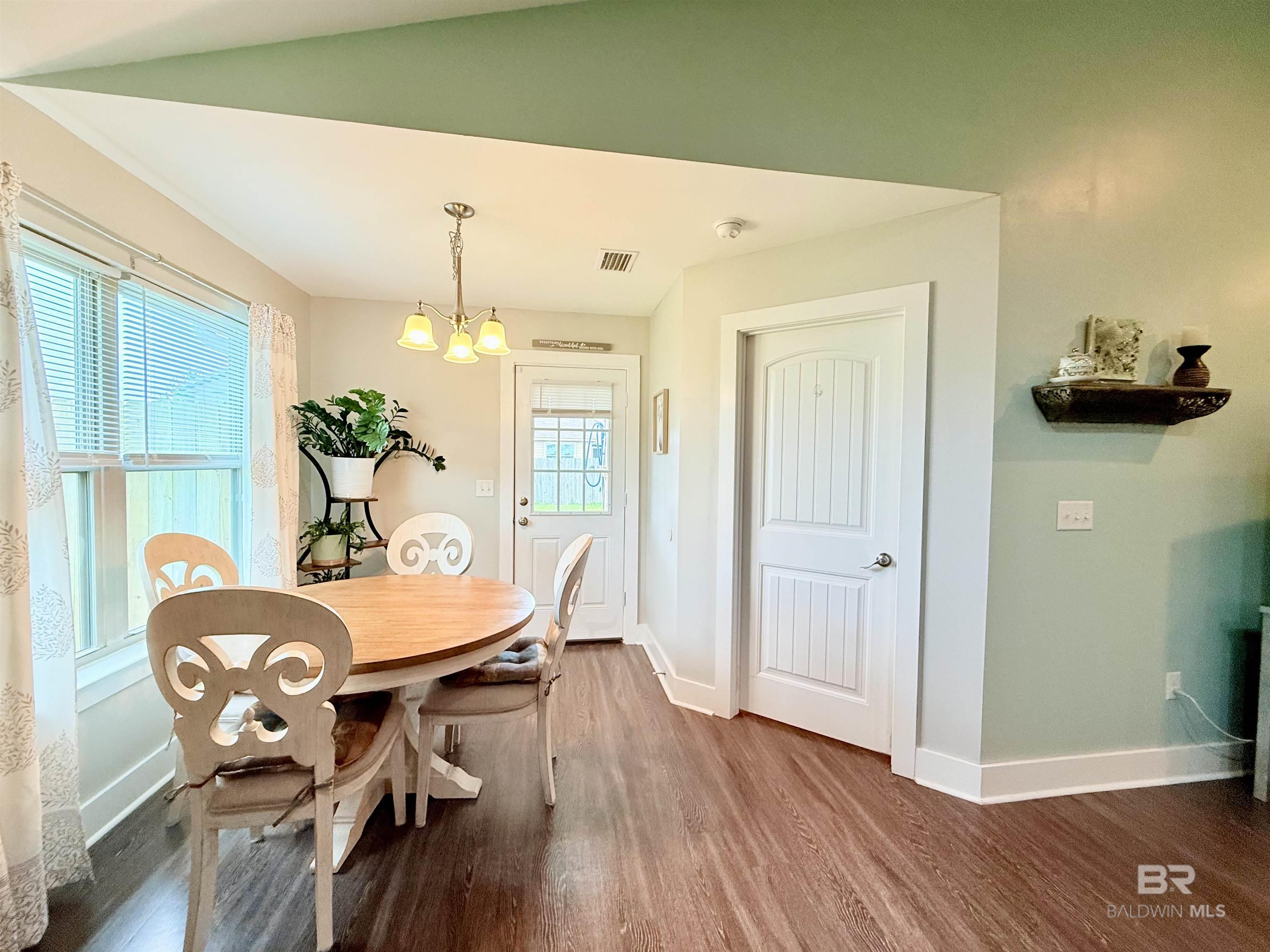 213 Lakefront Circle - Photo 4