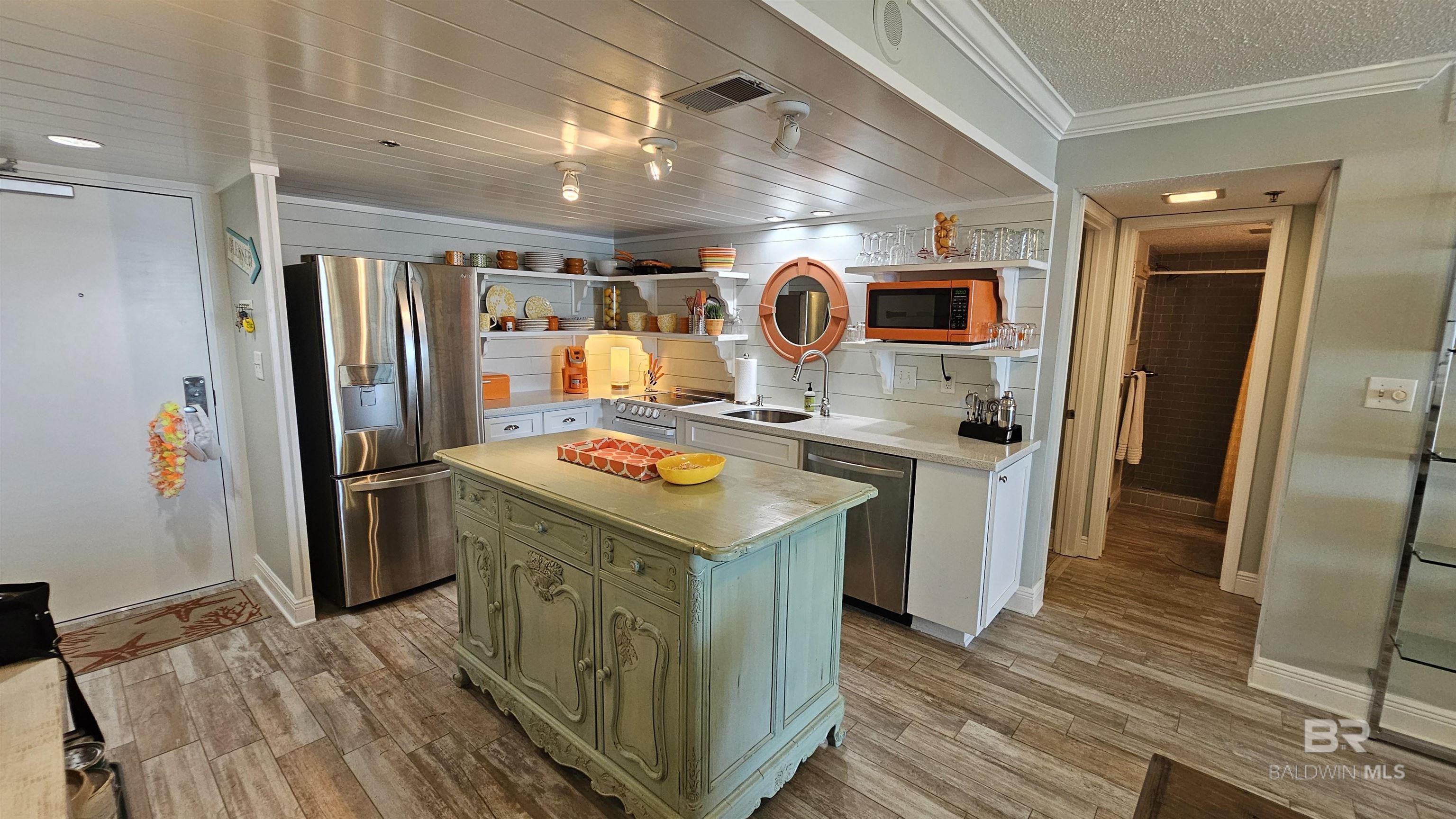 4610 White Avenue 408