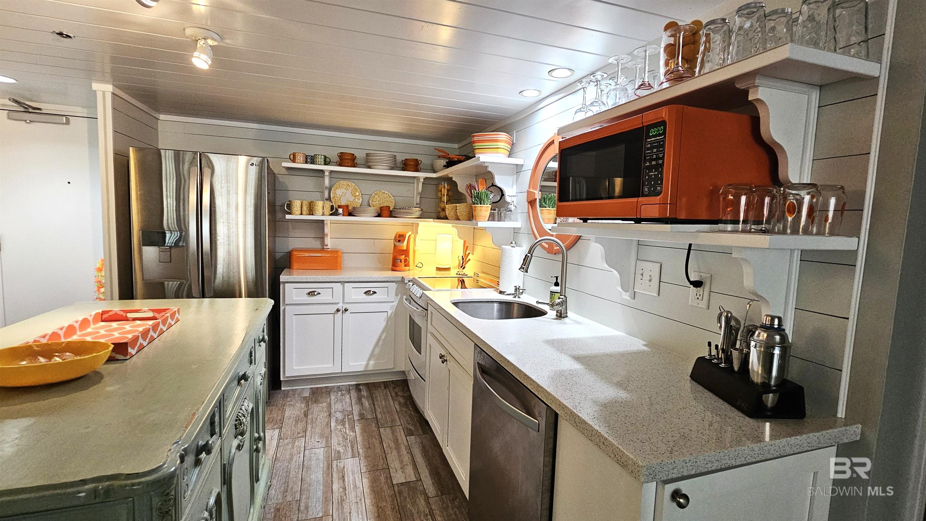 4610 White Avenue 408