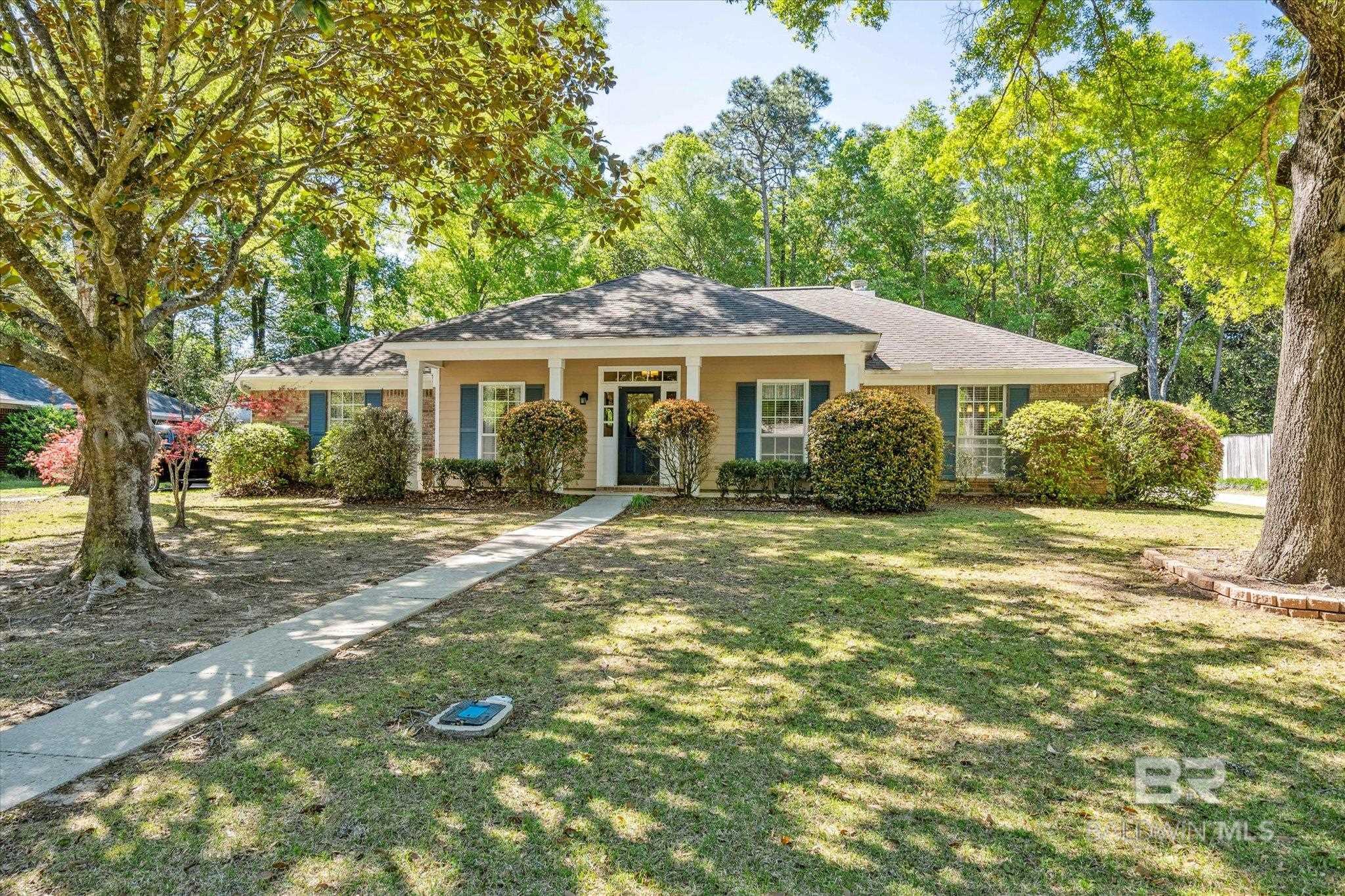 Photo 1 of 31 — 7671 S Meadows Drive, Mobile, AL 36619