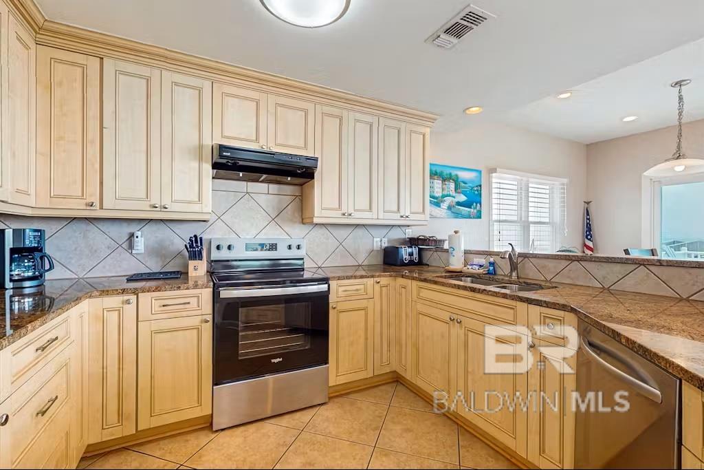 1733 W Beach Boulevard