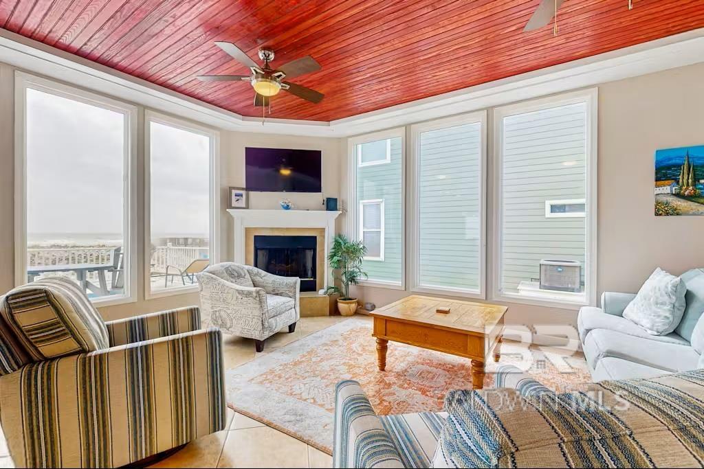 1733 W Beach Boulevard