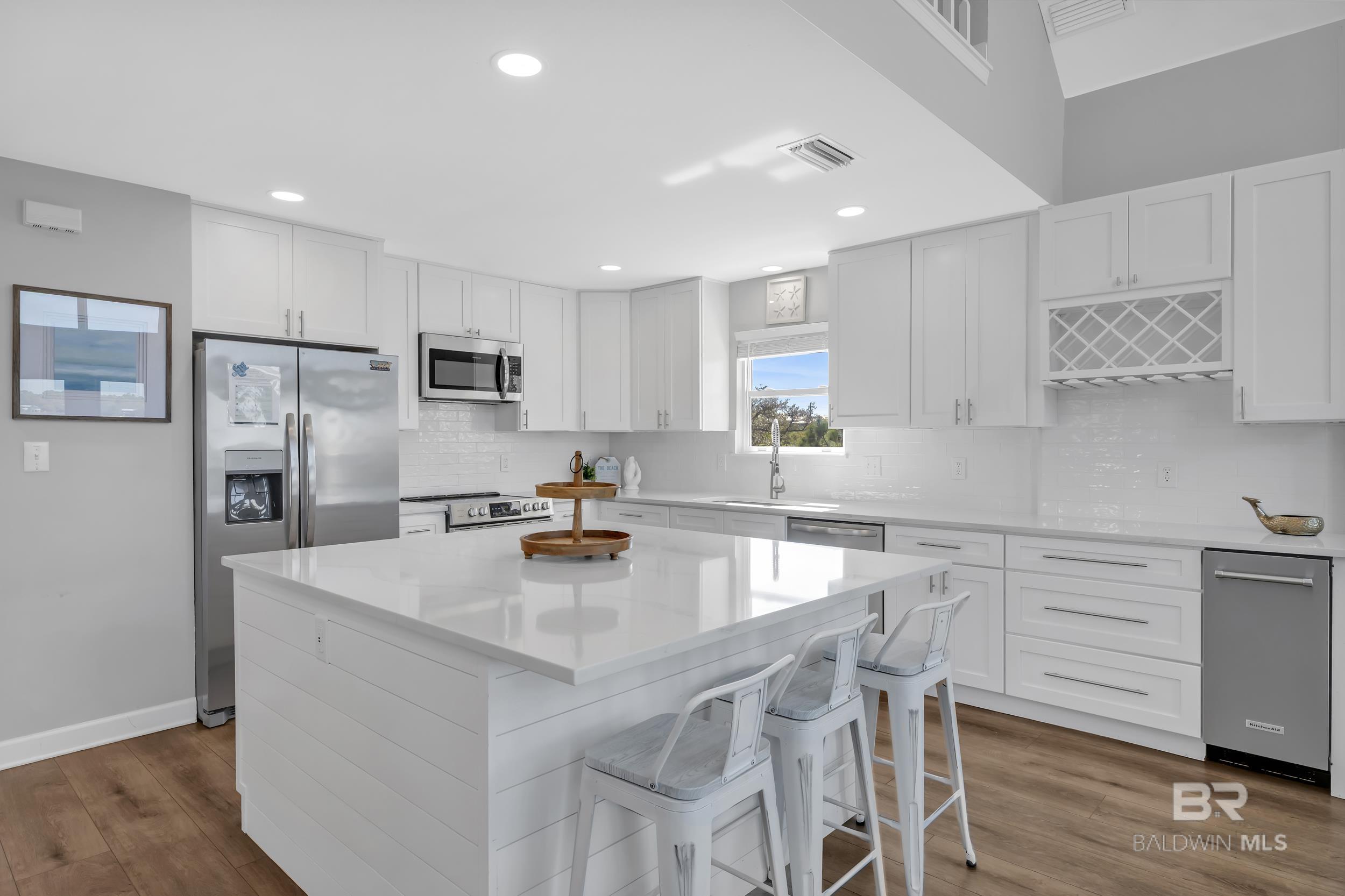 1284 W Lagoon Avenue