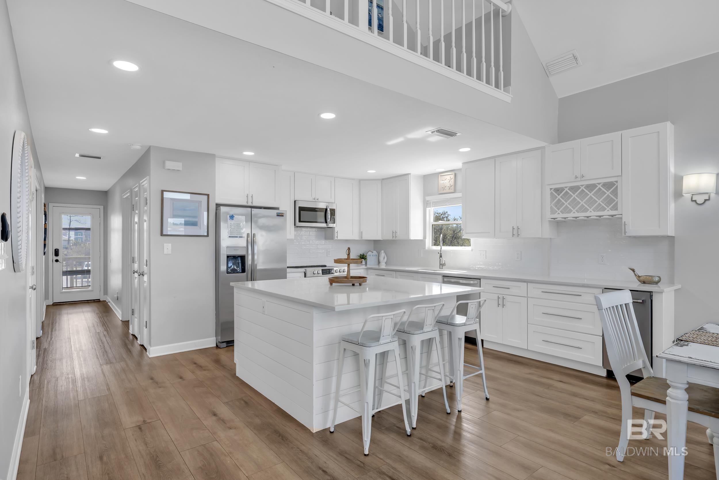 1284 W Lagoon Avenue