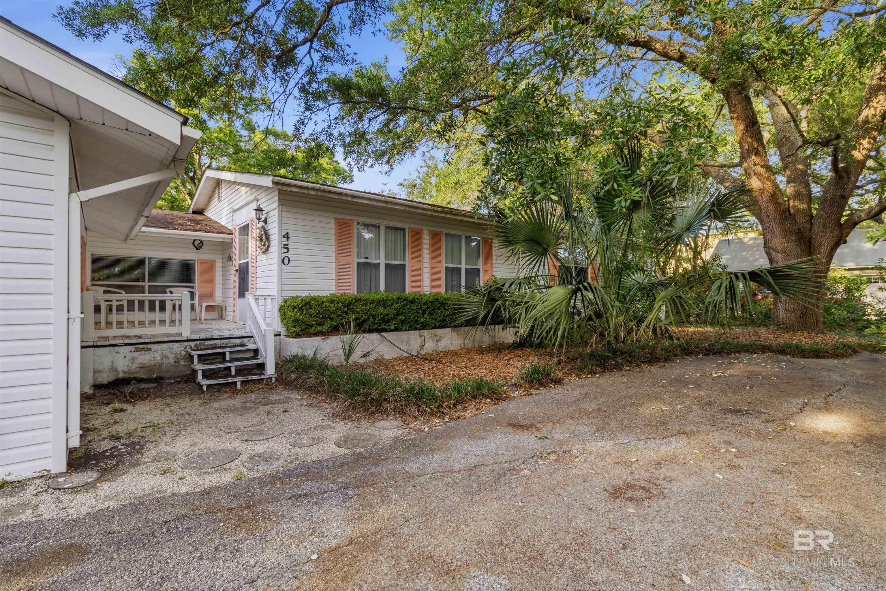 450 W Canal Drive