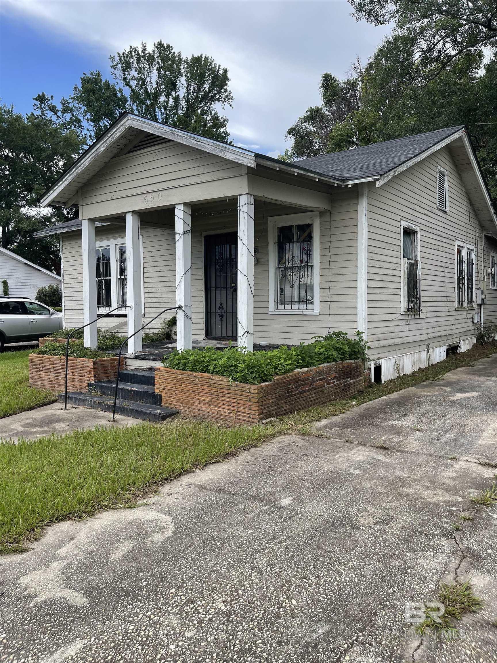 Photo 1 of 4 — 650 Holcombe Avenue, Mobile, AL 36606