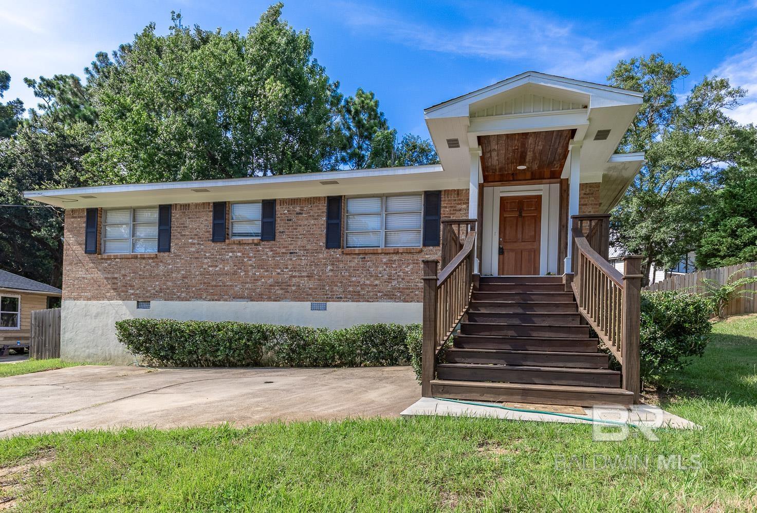 Photo 1 of 26 — 7099 Pinehill Road, Daphne, AL 36526