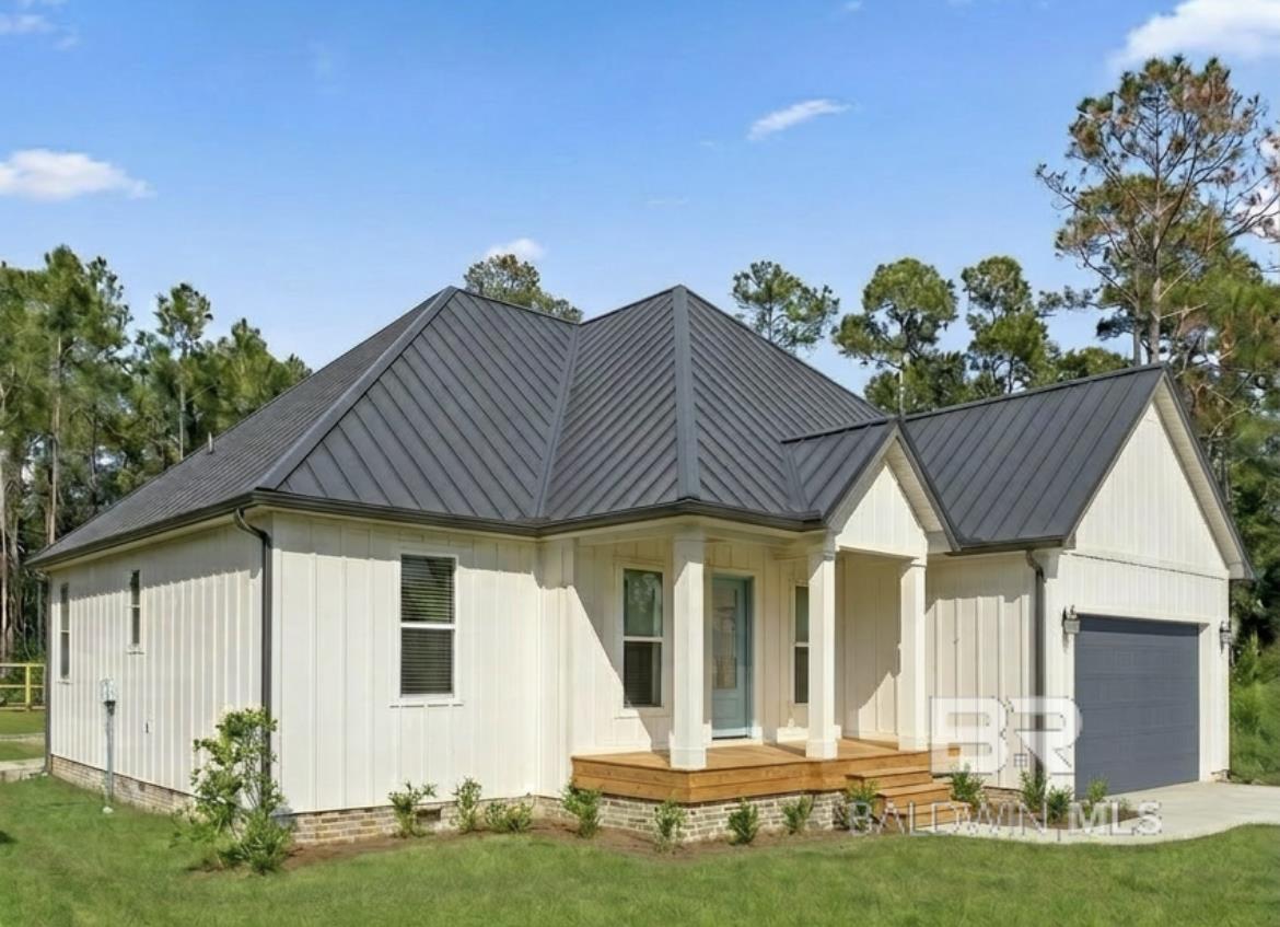 MODEL HOME