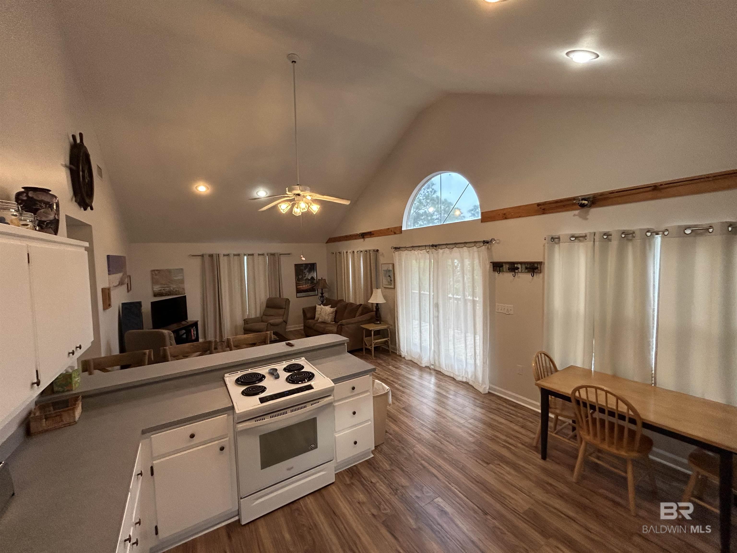 8941 Bonita Lane