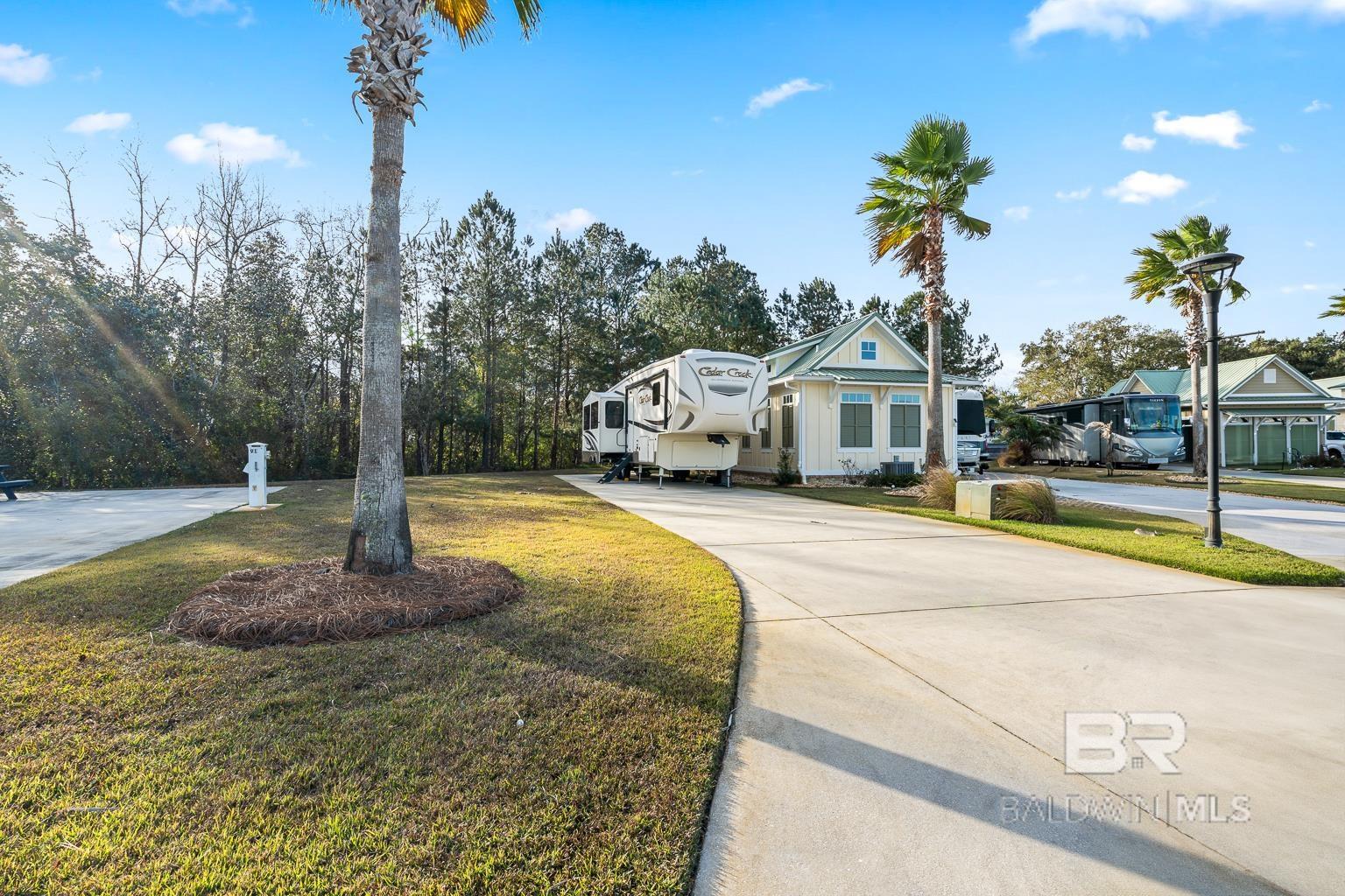 11877 Gateway Drive - Photo 3