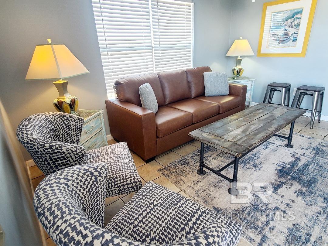 1118 W Beach Boulevard 38