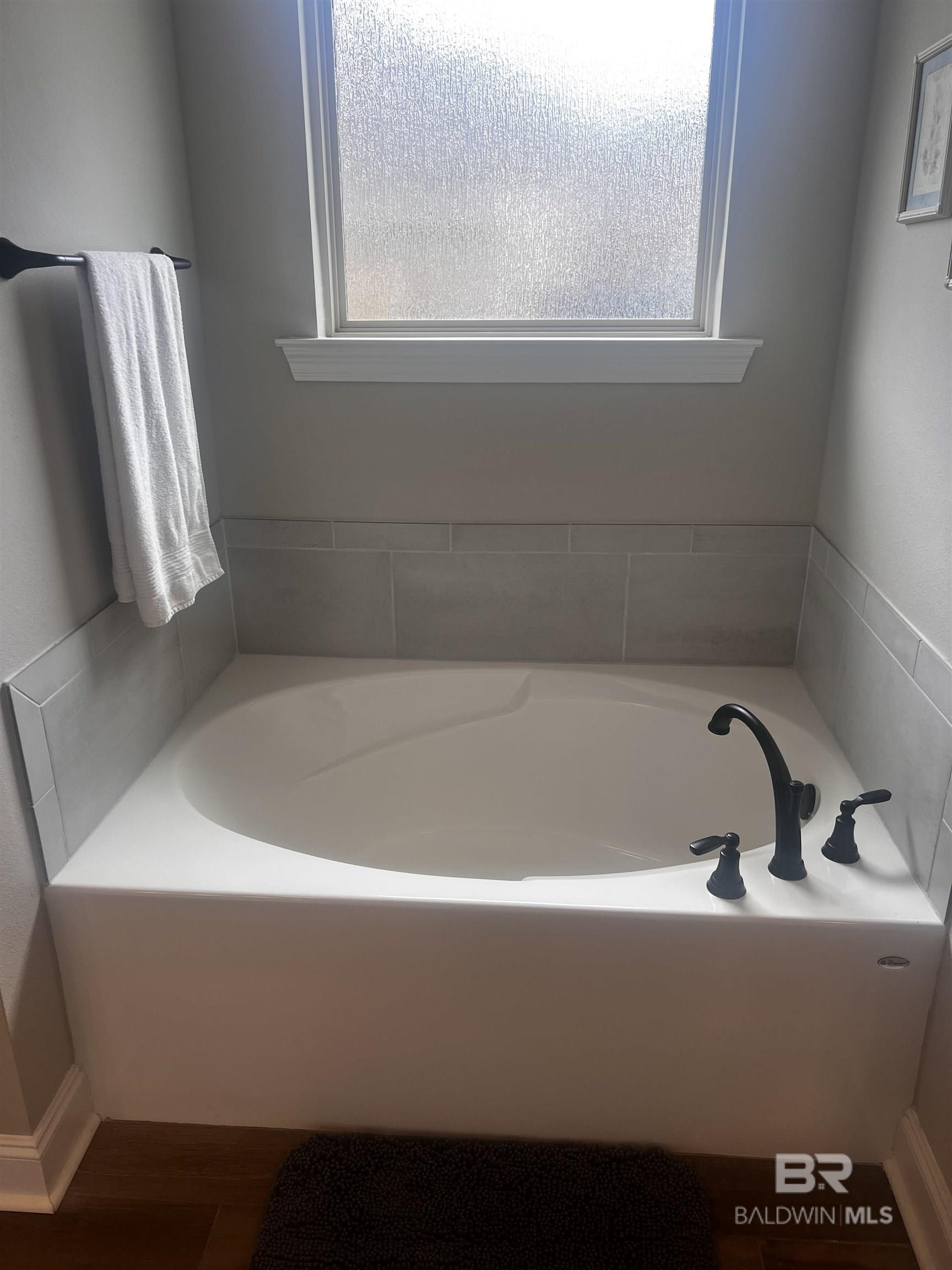 8818 Nall Road - Photo 4