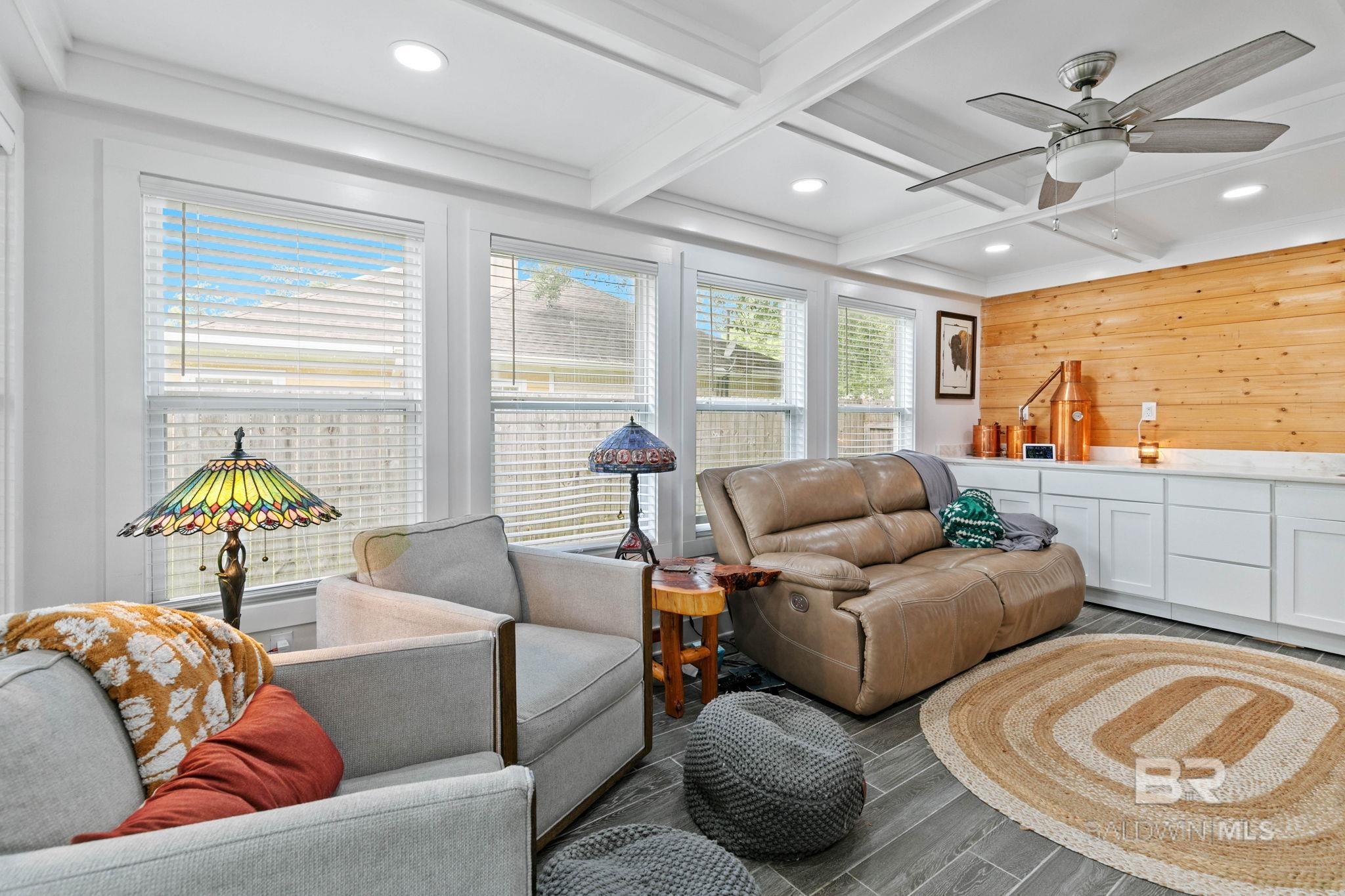 sunroom/ Bonus room