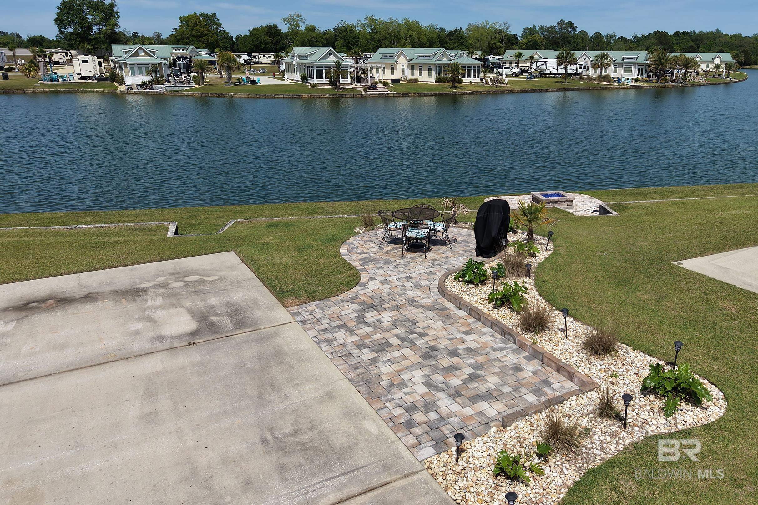 12118 Gateway Drive - Photo 3