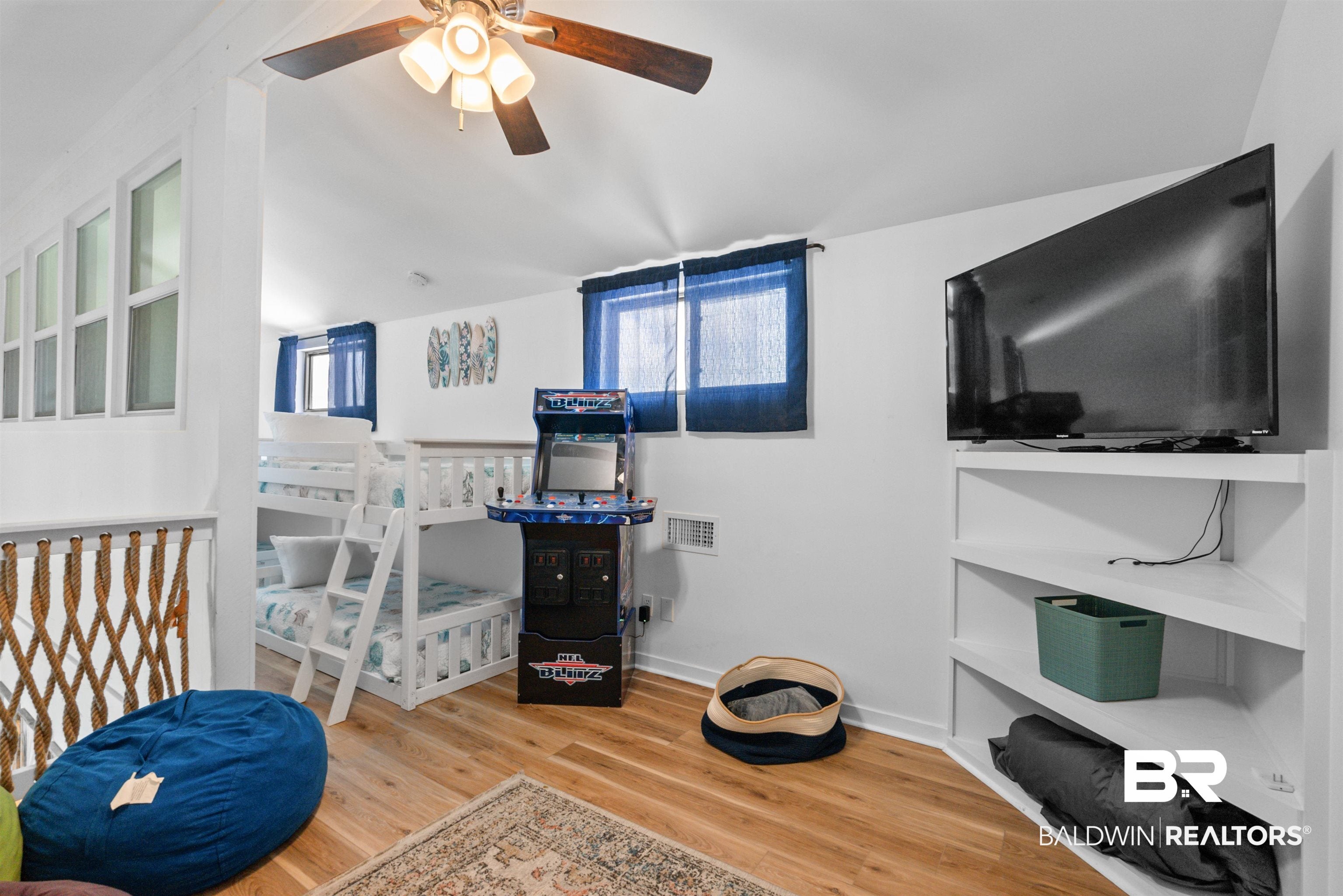 24649 Cross Lane 307