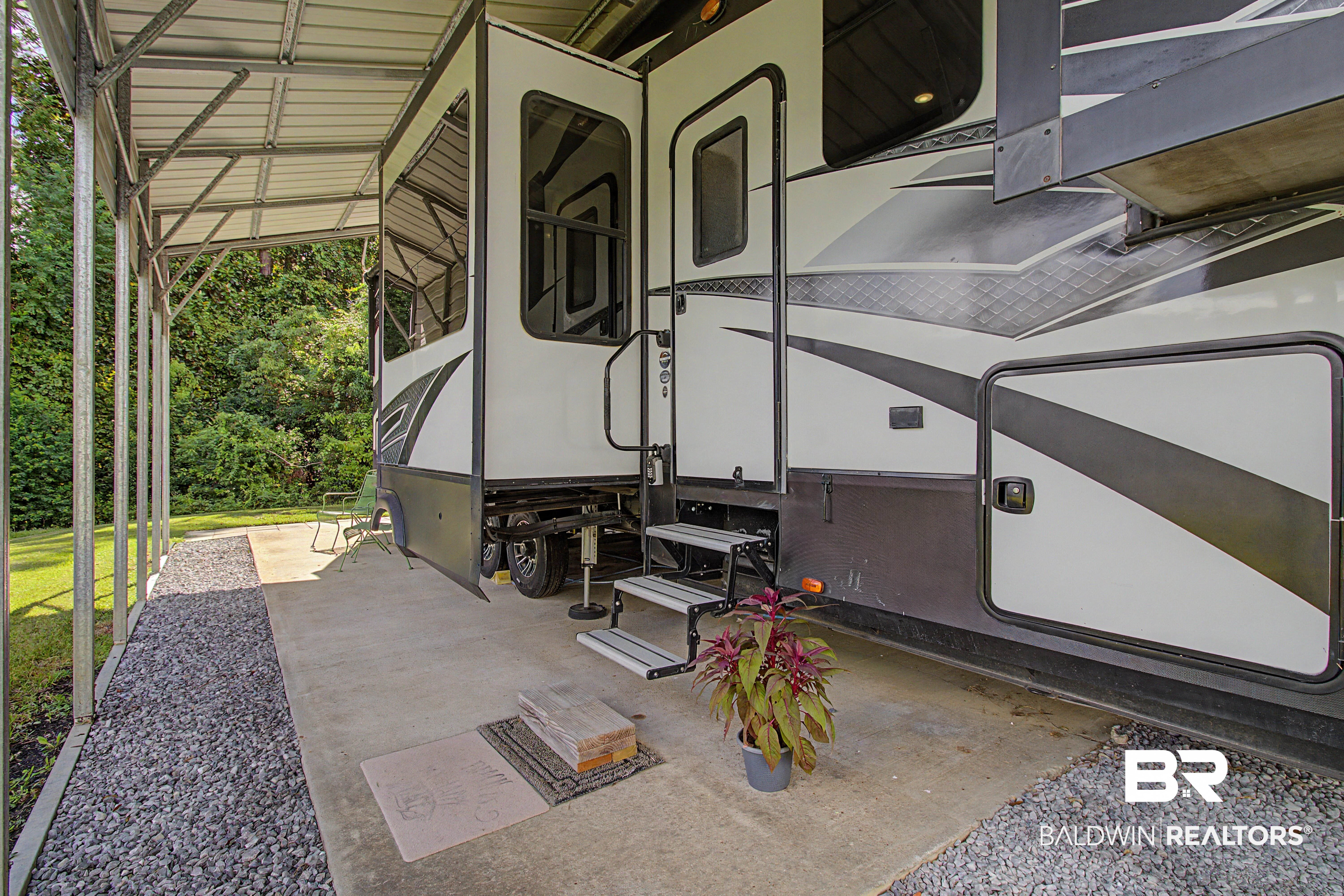425 Elberta Loop