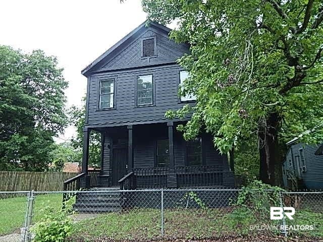 864 Pettus Street
