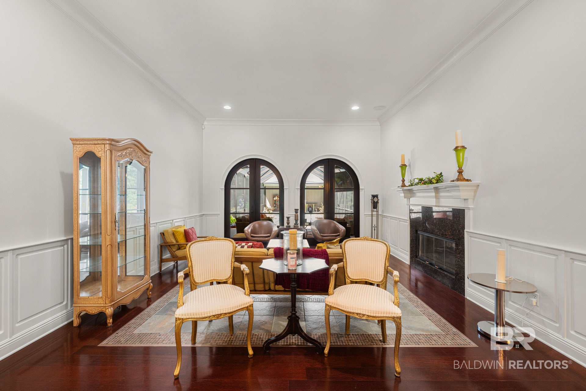 10693 Redfern Road