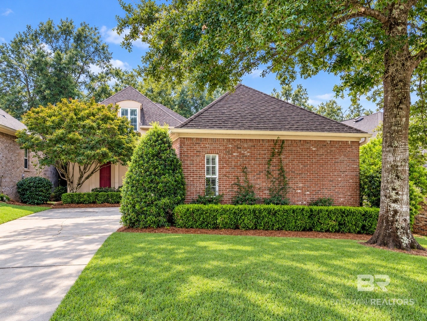 105 N North Creek Circle