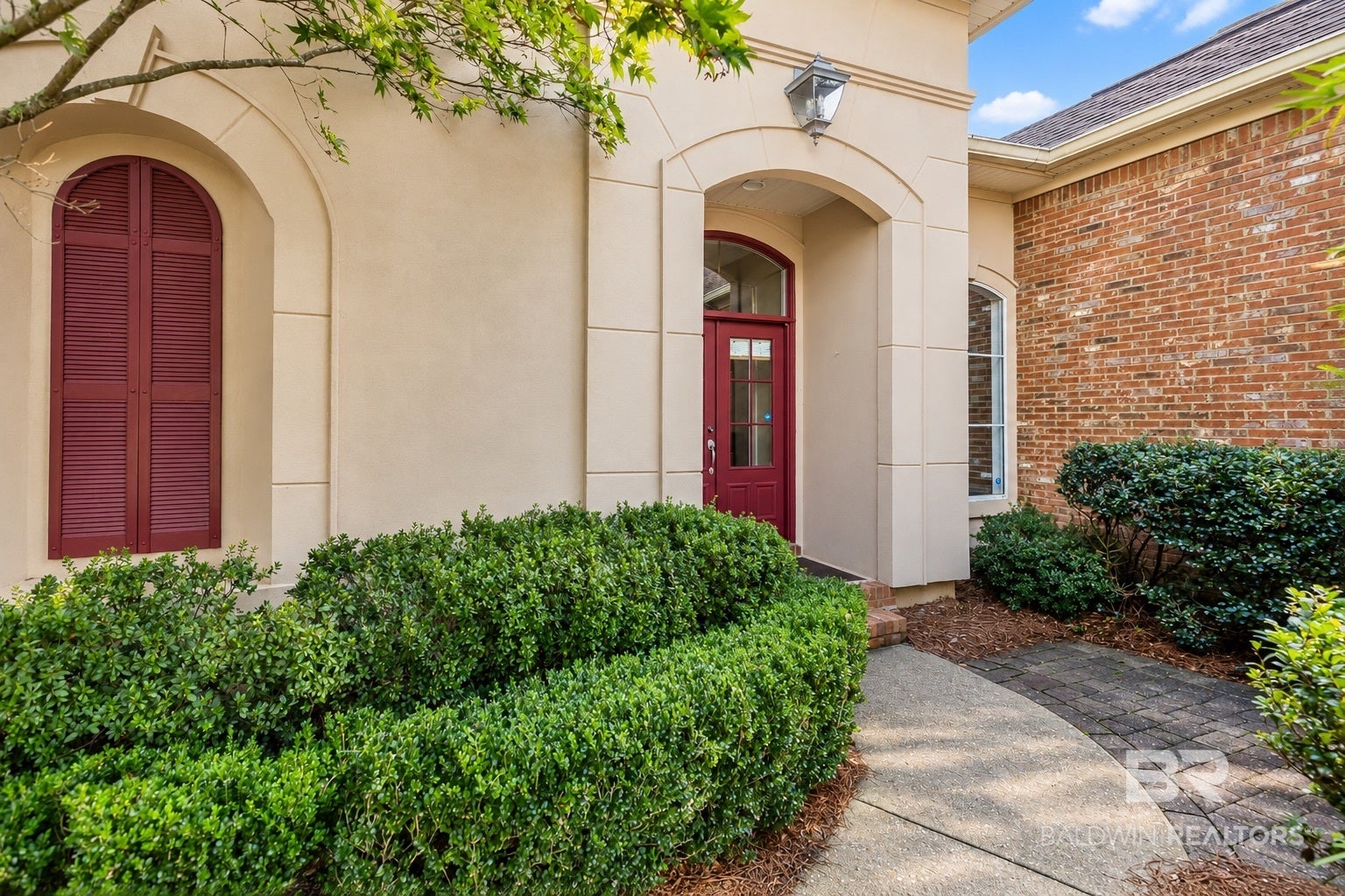 105 N North Creek Circle