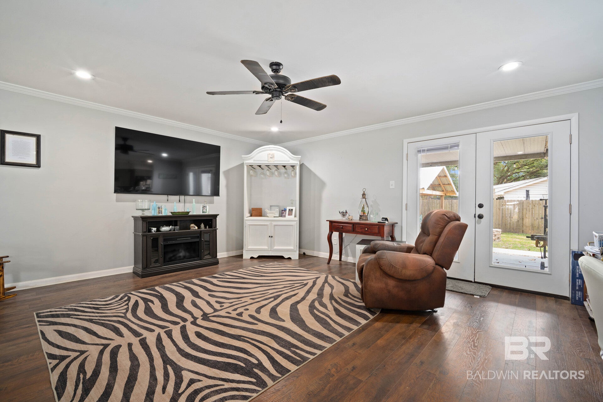 5009 Chaucer Drive