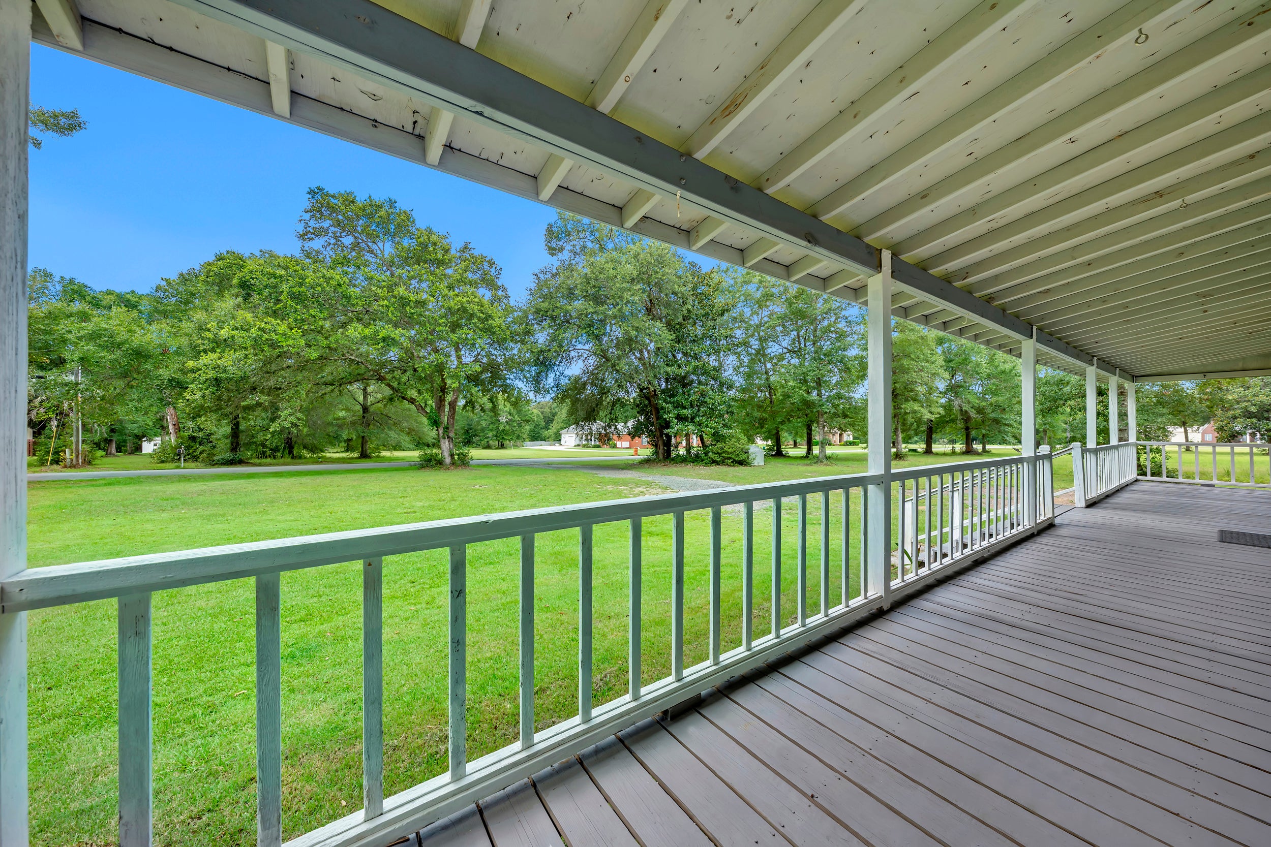 12556 Woodland Dr.