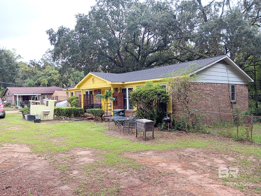 1304 Oak Street