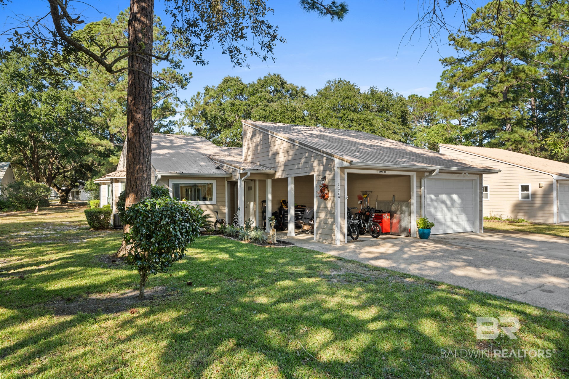 1229 Hummingbird Lane E 301