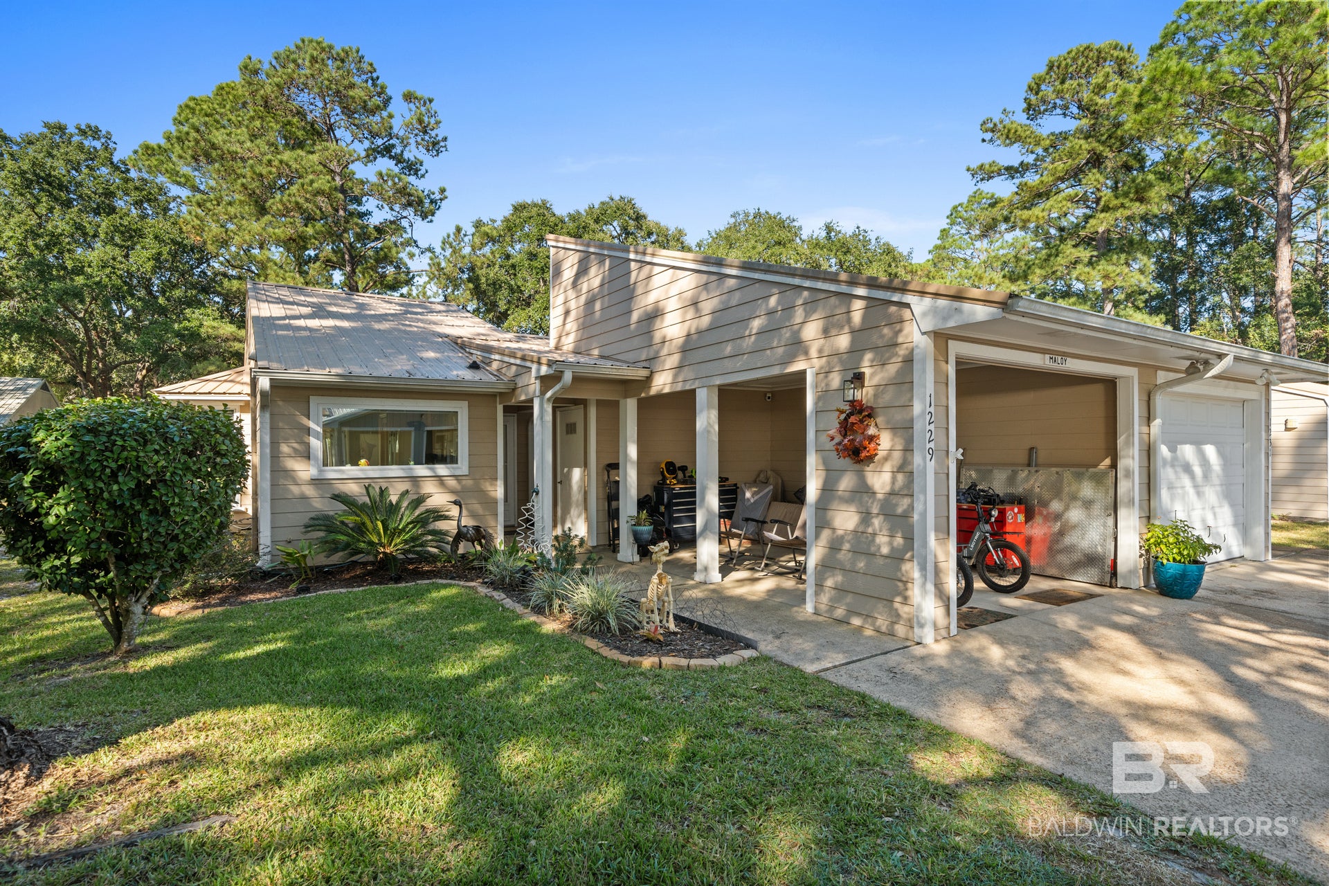 1229 Hummingbird Lane E 301