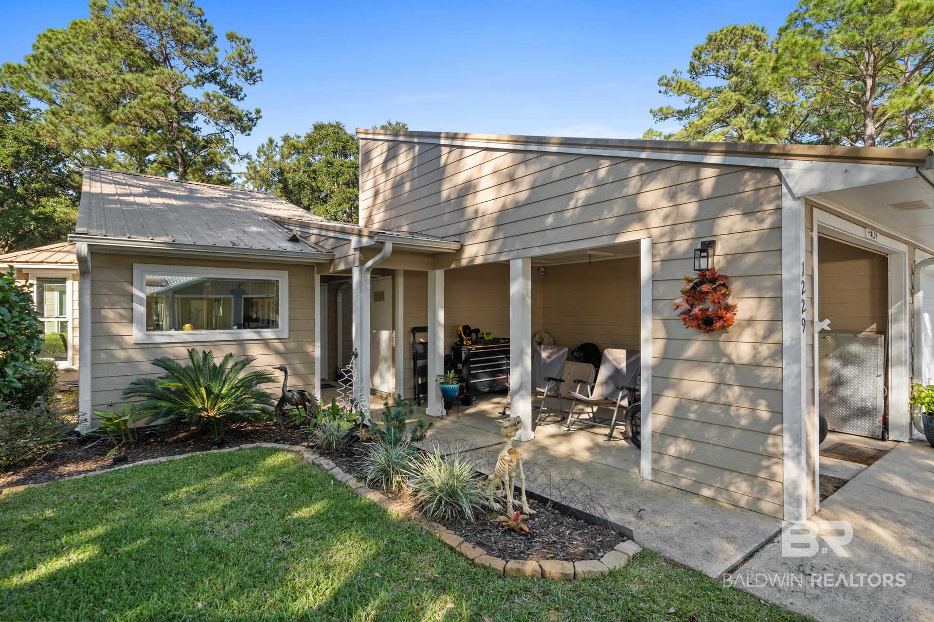 1229 Hummingbird Lane E 301
