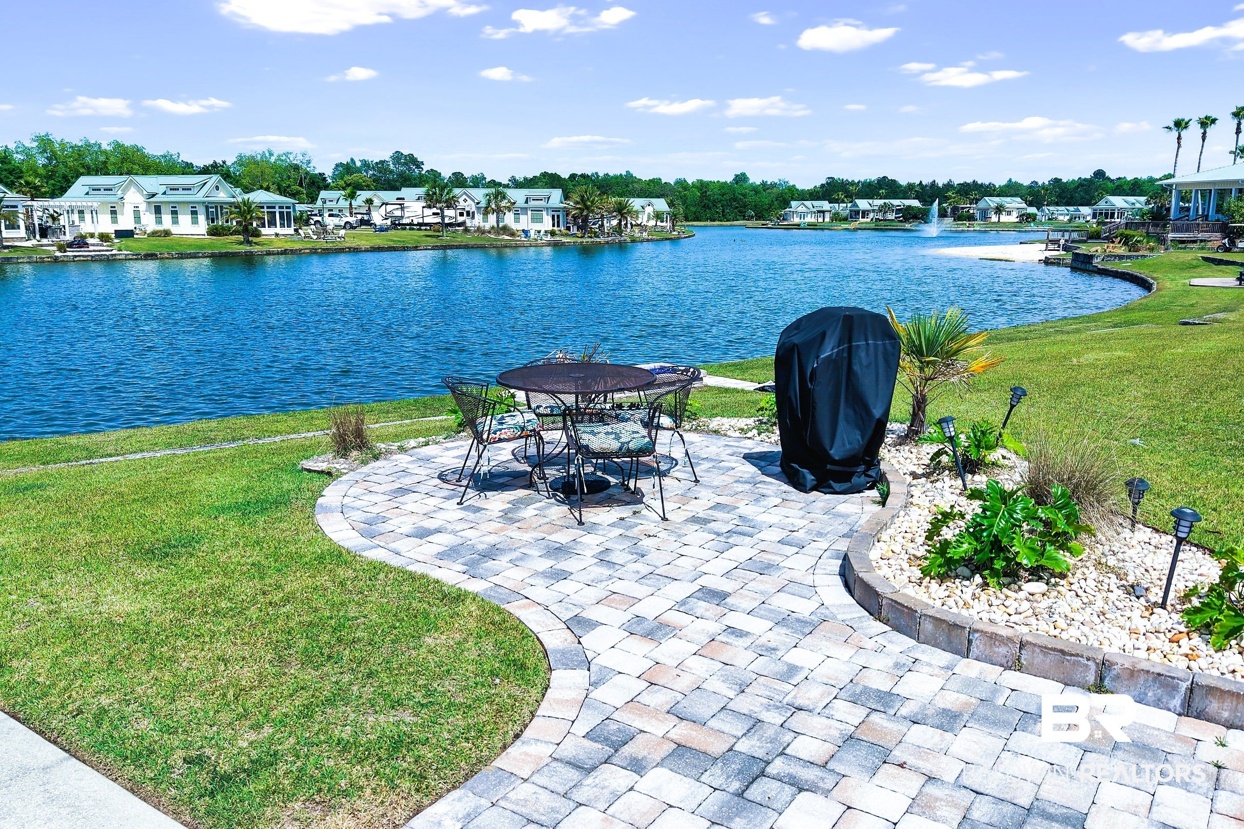 12118 Gateway Drive - Photo 2