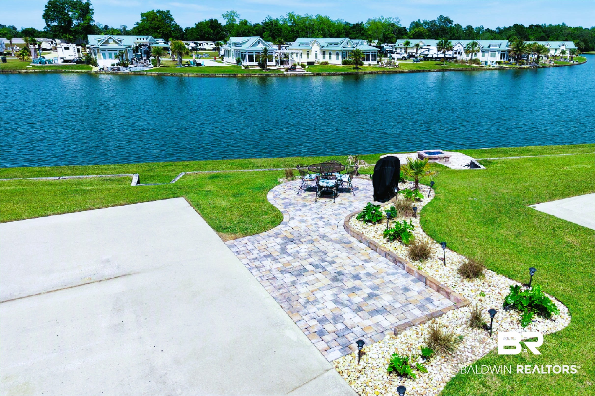 12118 Gateway Drive - Photo 3