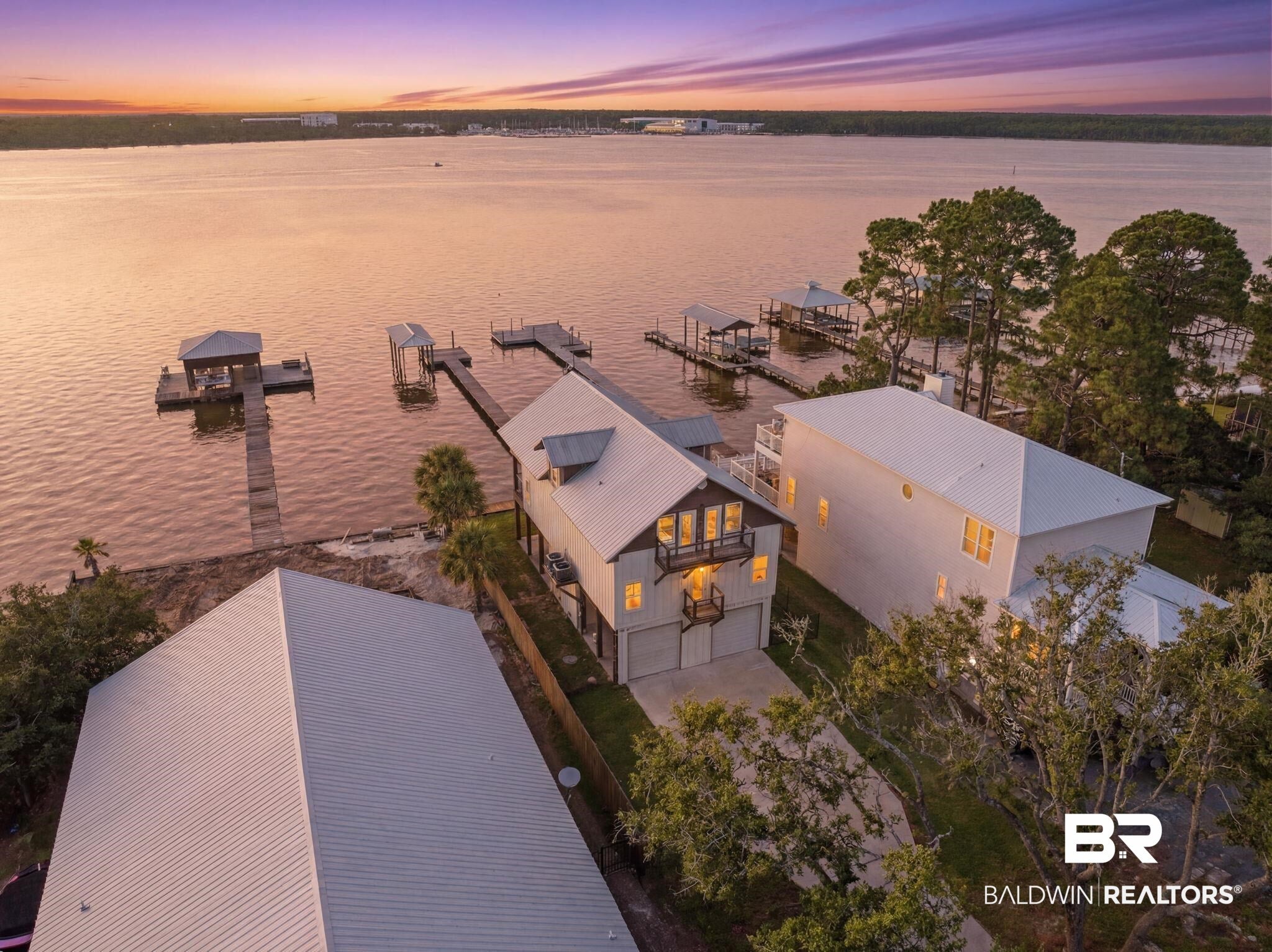 5337 Bay Drive