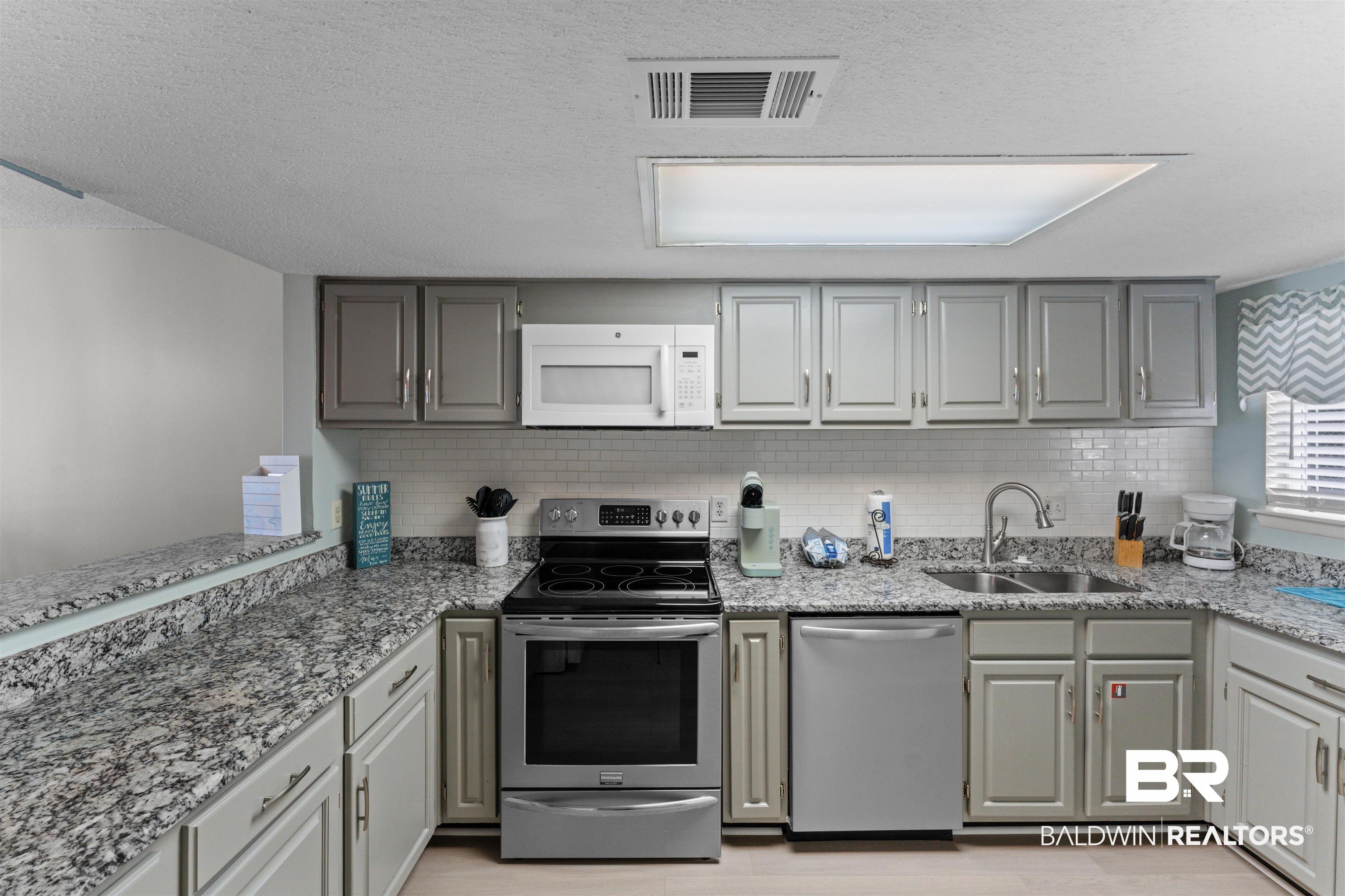 1007 WEST BEACH Boulevard 34