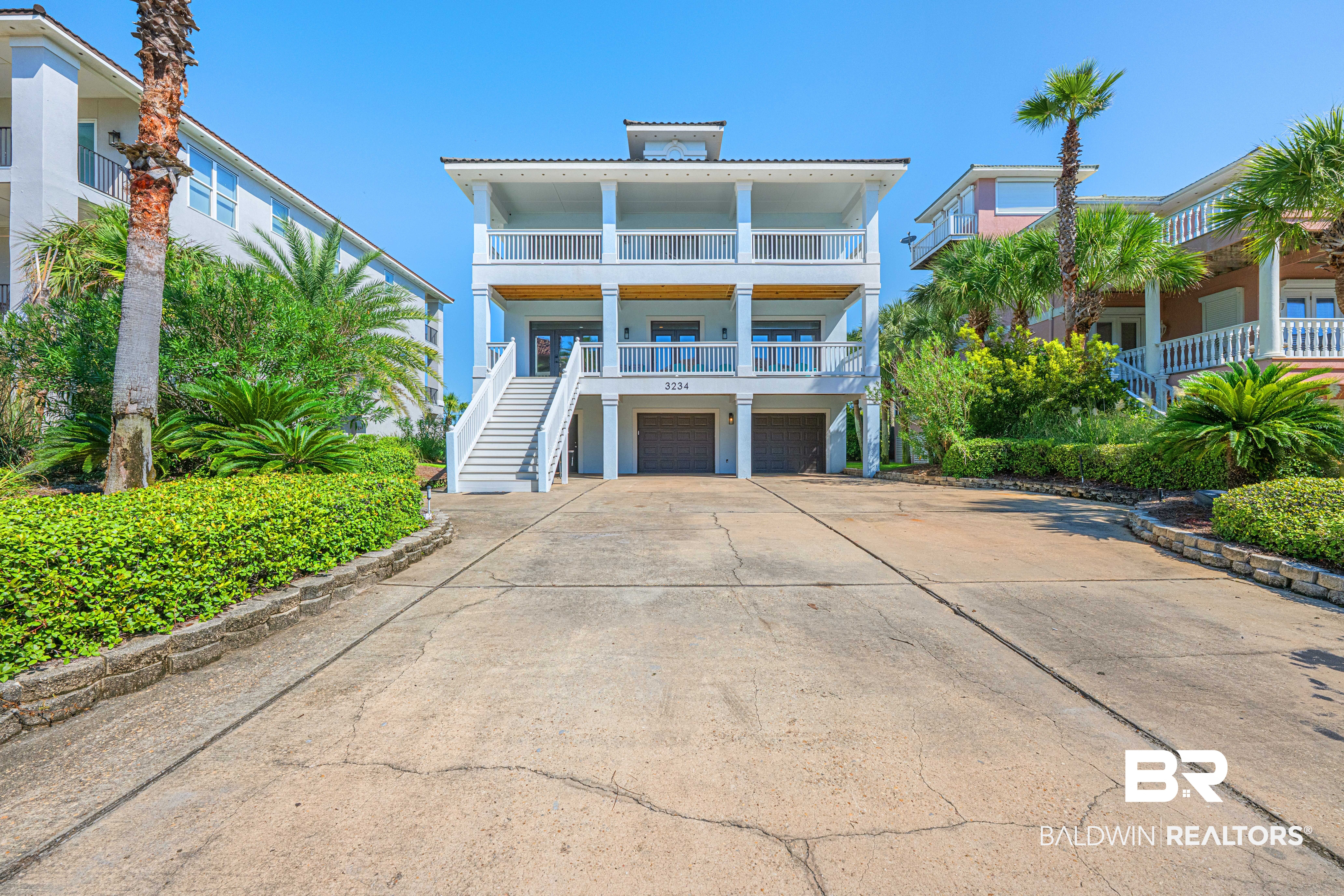 3234 Dolphin Dr