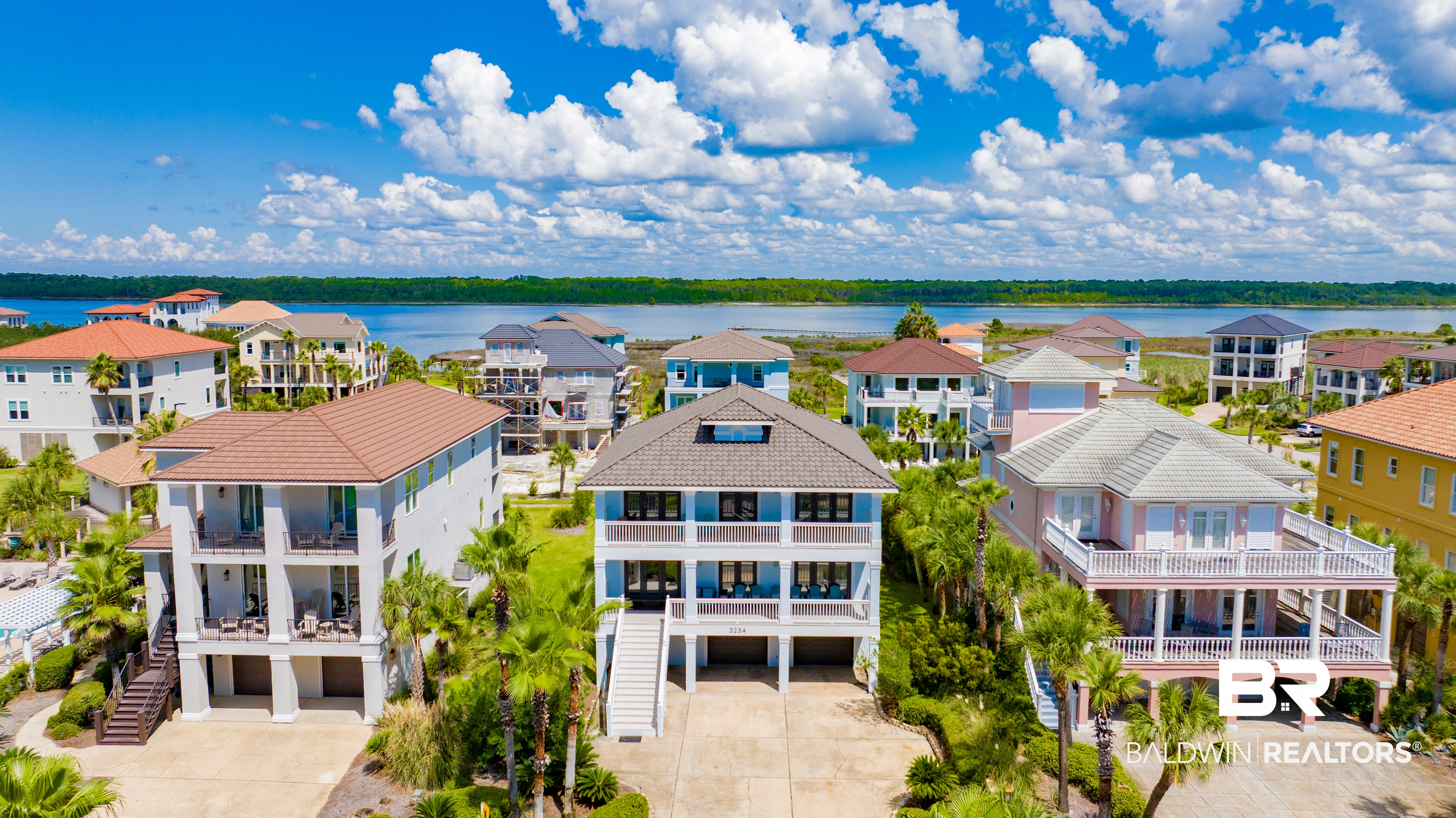 3234 Dolphin Dr