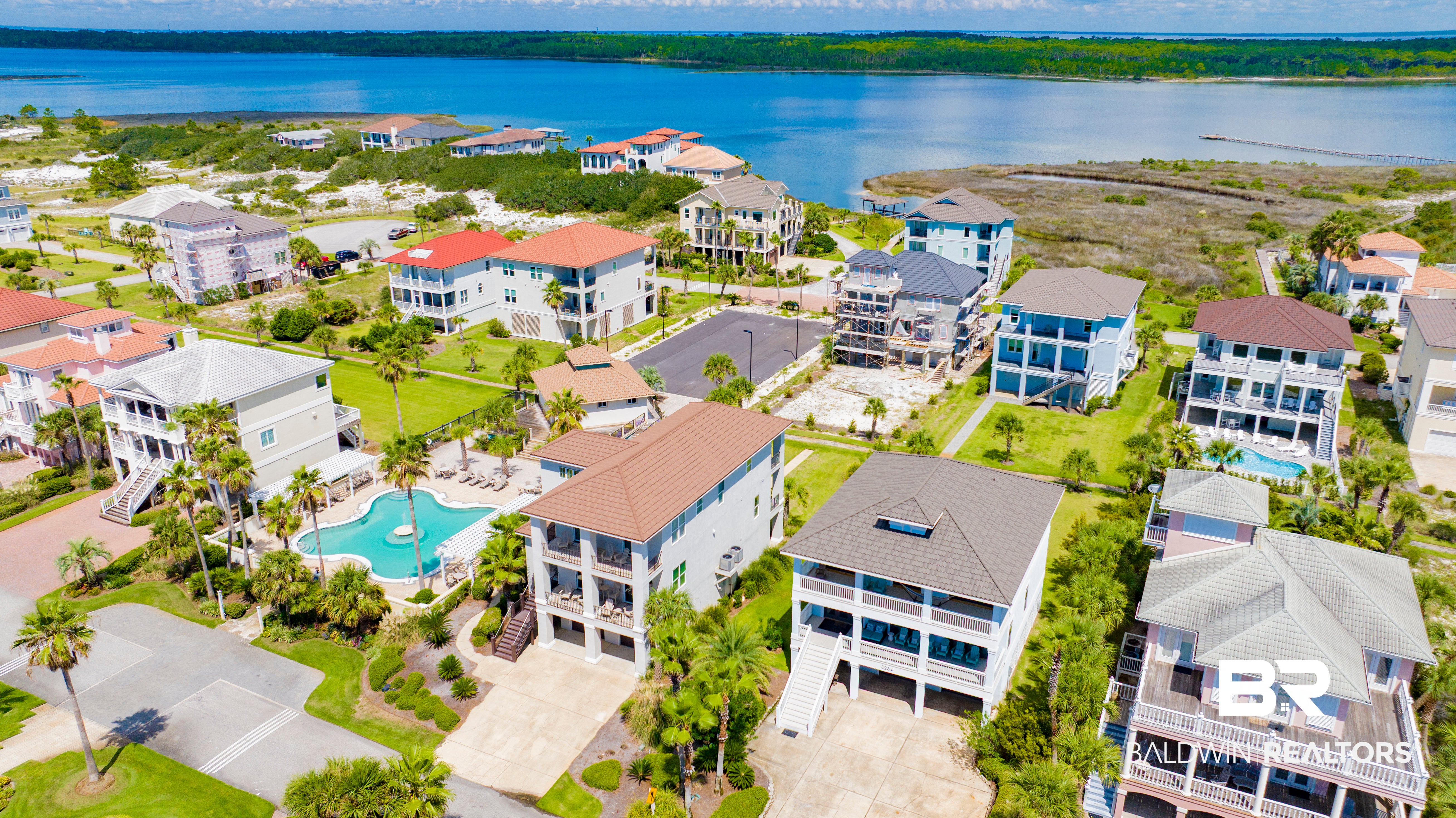 3234 Dolphin Dr