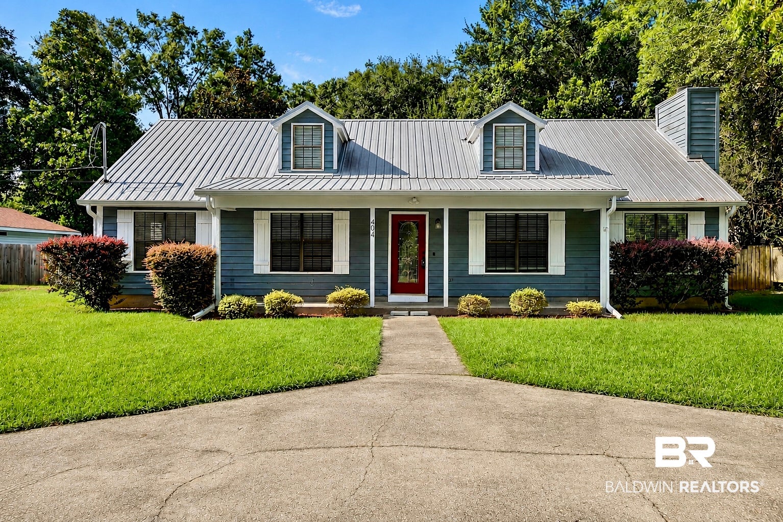 404 W Pedigo Ave - Photo 2
