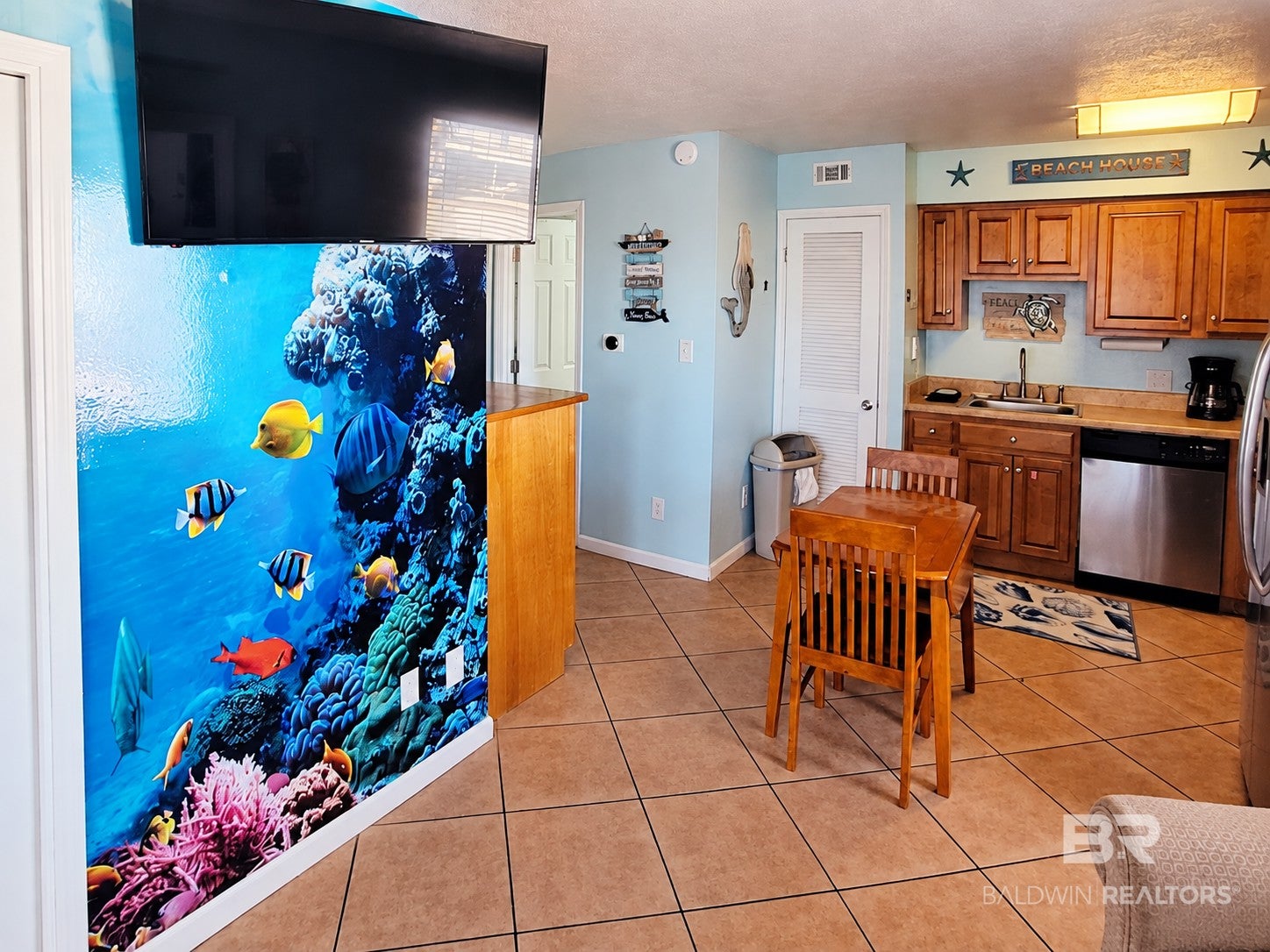 920 W Lagoon Ave 105B