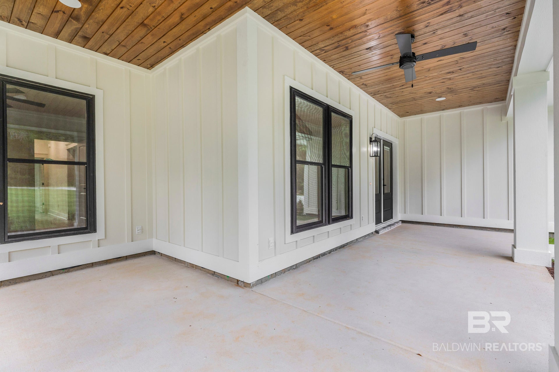 9441 Woodland Drive