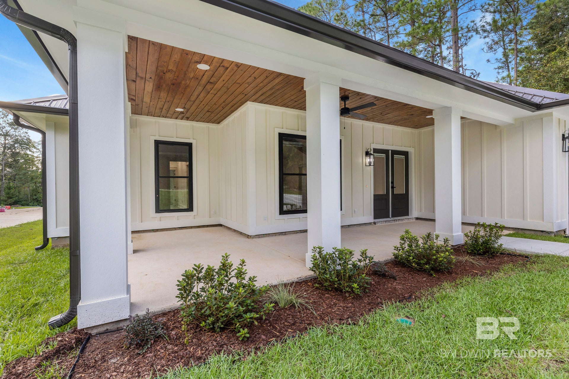 9441 Woodland Drive