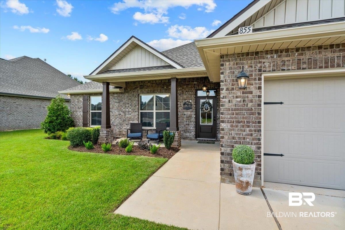 855 Connolly Avenue - Photo 3