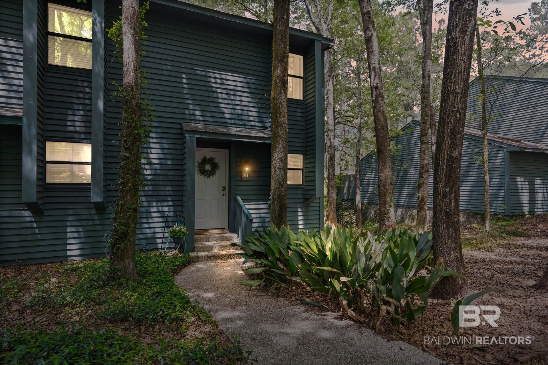28 Summer Oaks Drive