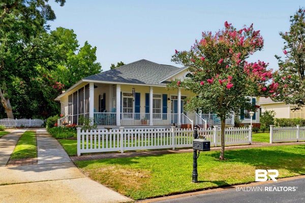 4010 AZURE WAY, PENSACOLA, FL 32507 - Image 2b2bef0b4261de367ca5c4eb95a515d2/3371736035