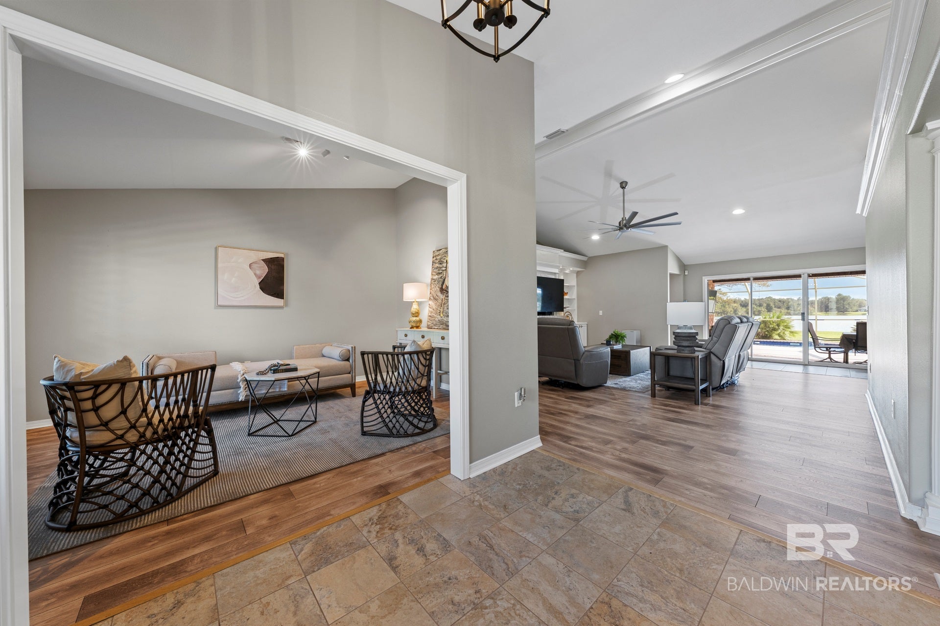 9462 Lakeview Drive