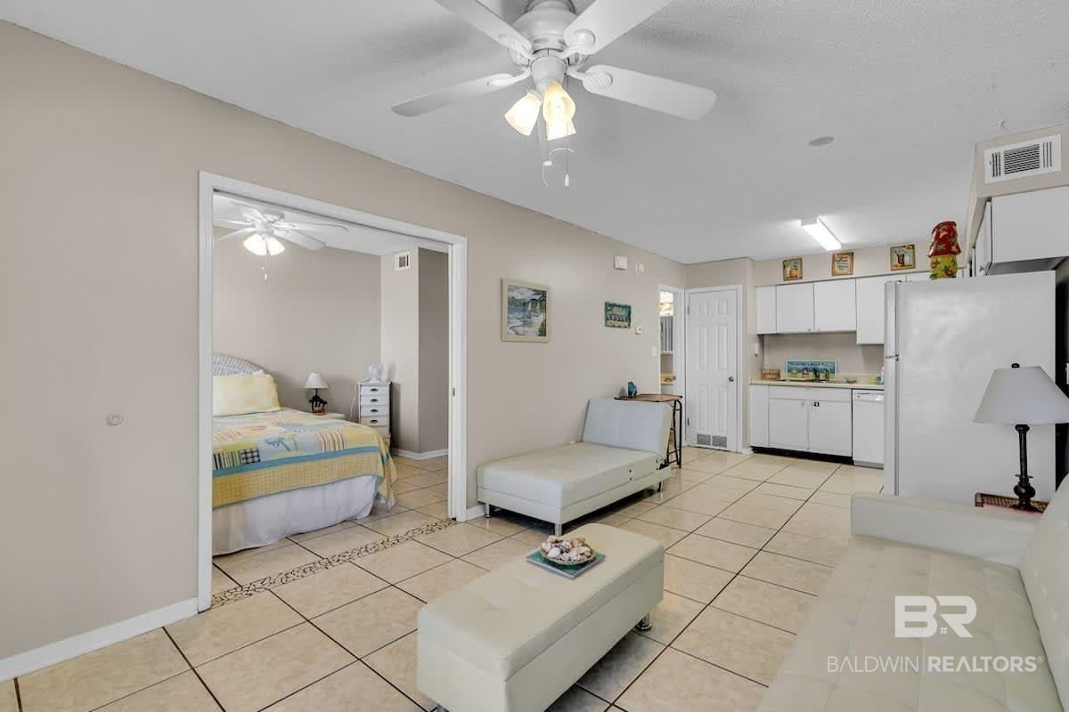 920 W Lagoon Avenue A109
