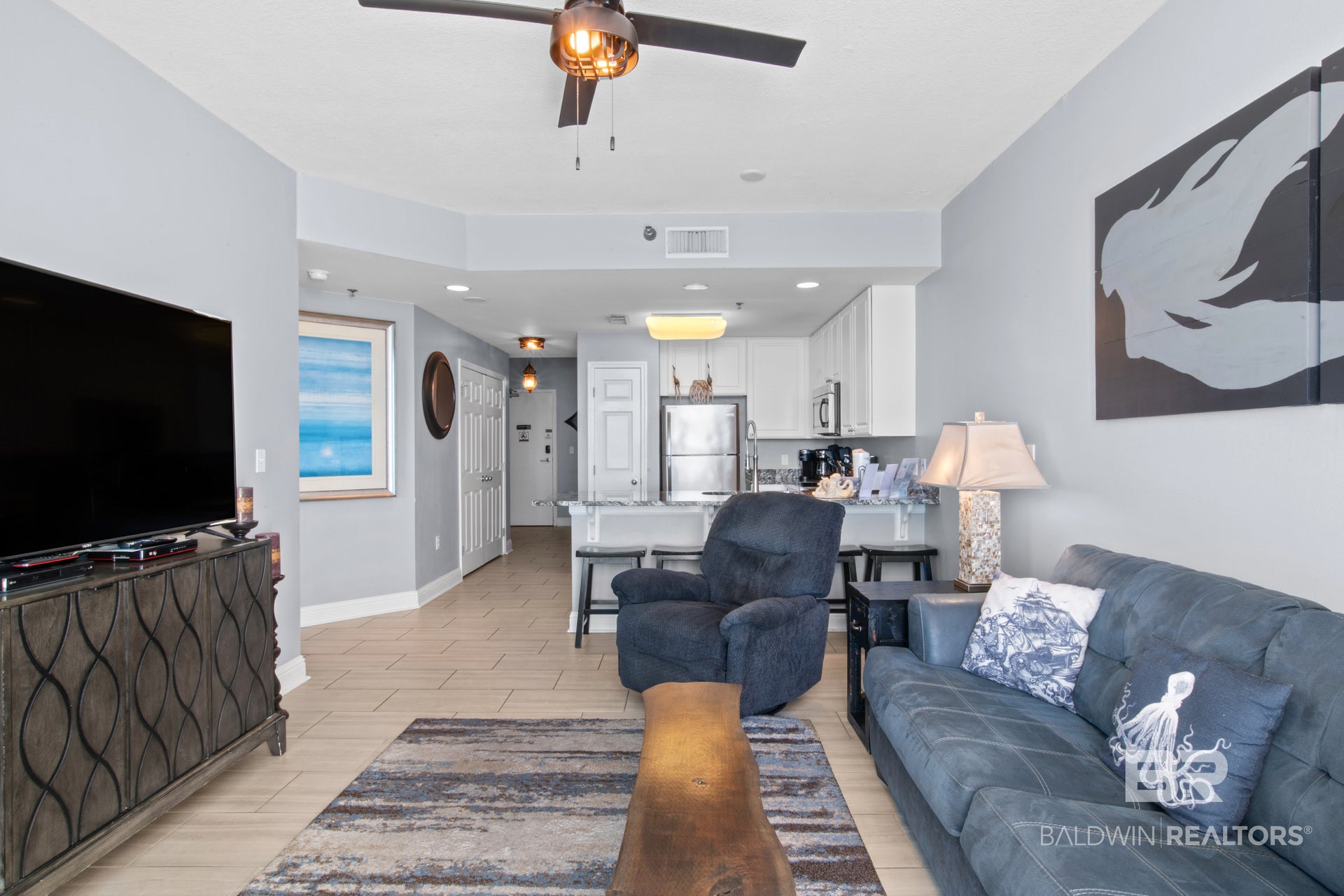 455 E Beach Blvd. 810