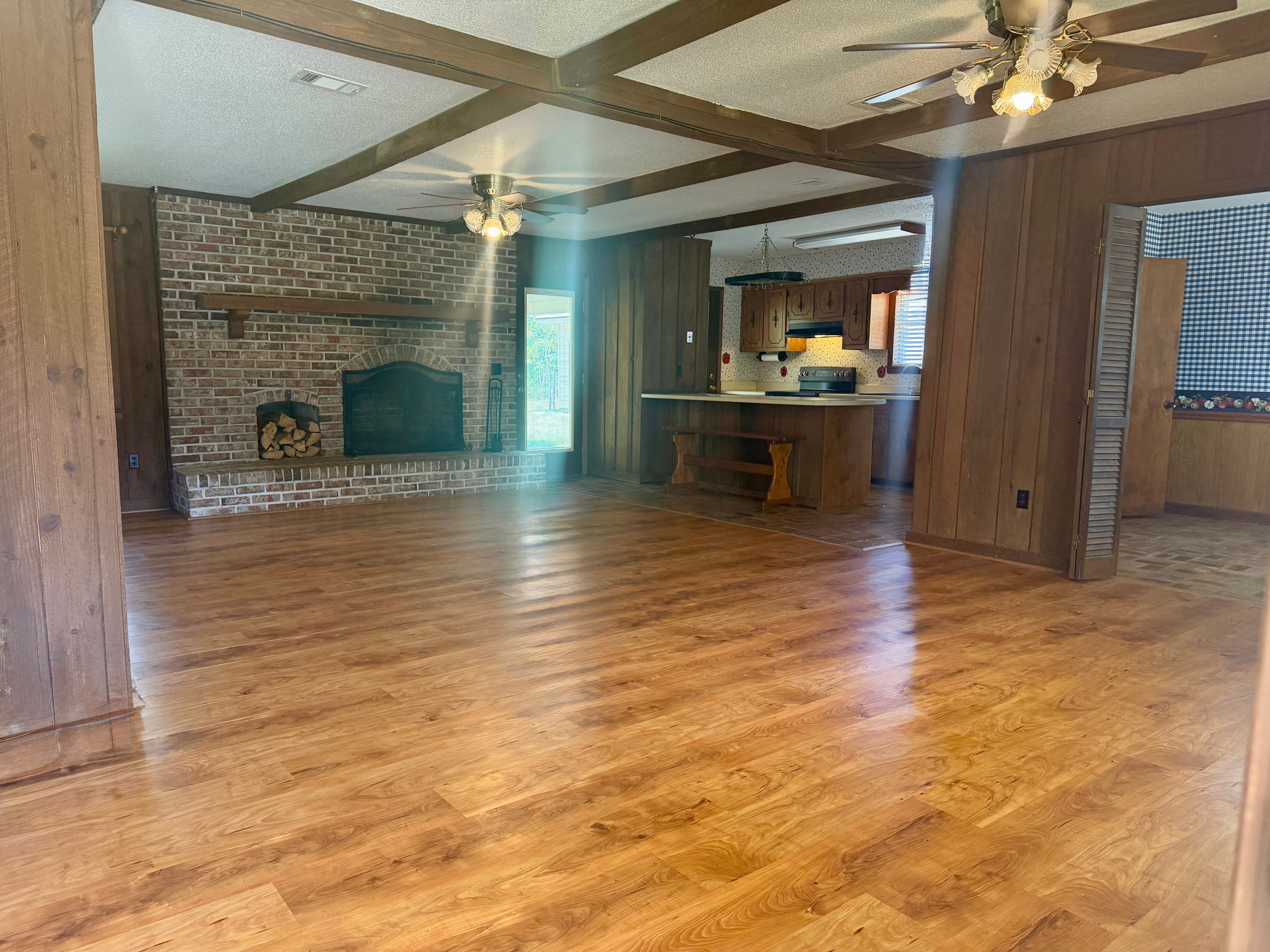 1020 Wolf Log Rd